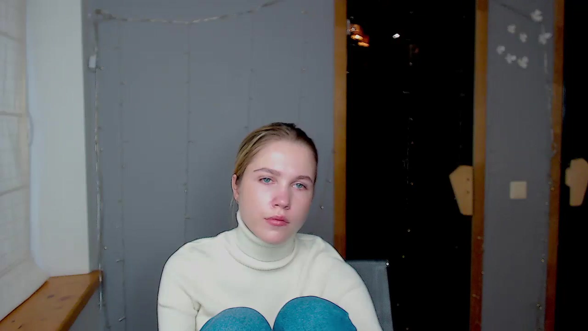 Gallery image thumbnail from Kate_Lewiss's myfreecams stream on, 11/18/2024, 07:42 image 18 of 20