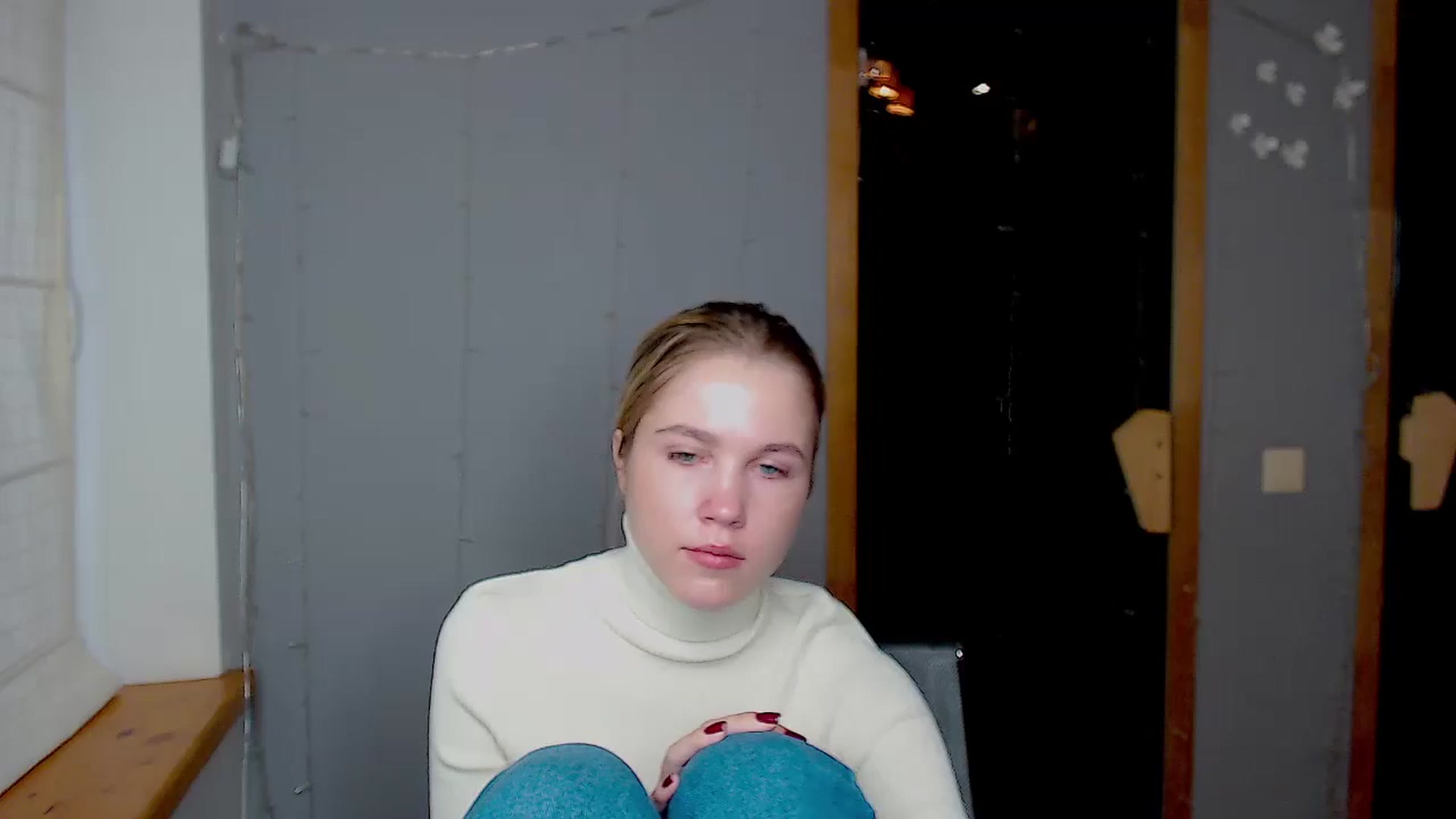 Gallery image thumbnail from Kate_Lewiss's myfreecams stream on, 11/18/2024, 07:42 image 8 of 20