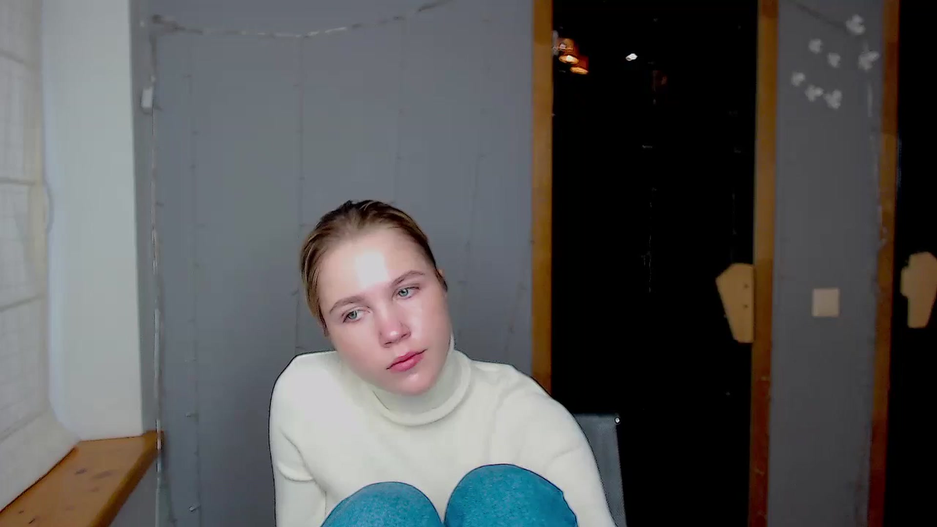 Gallery image thumbnail from Kate_Lewiss's myfreecams stream on, 11/18/2024, 07:42 image 5 of 20