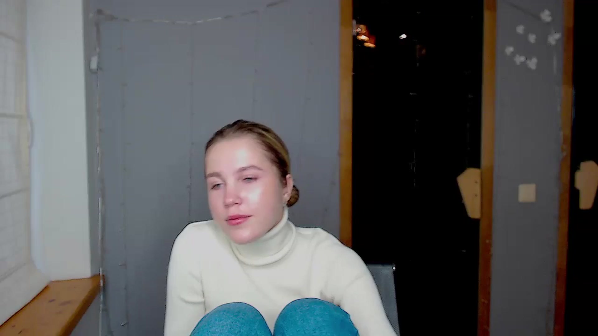 Gallery image thumbnail from Kate_Lewiss's myfreecams stream on, 11/18/2024, 07:42 image 3 of 20