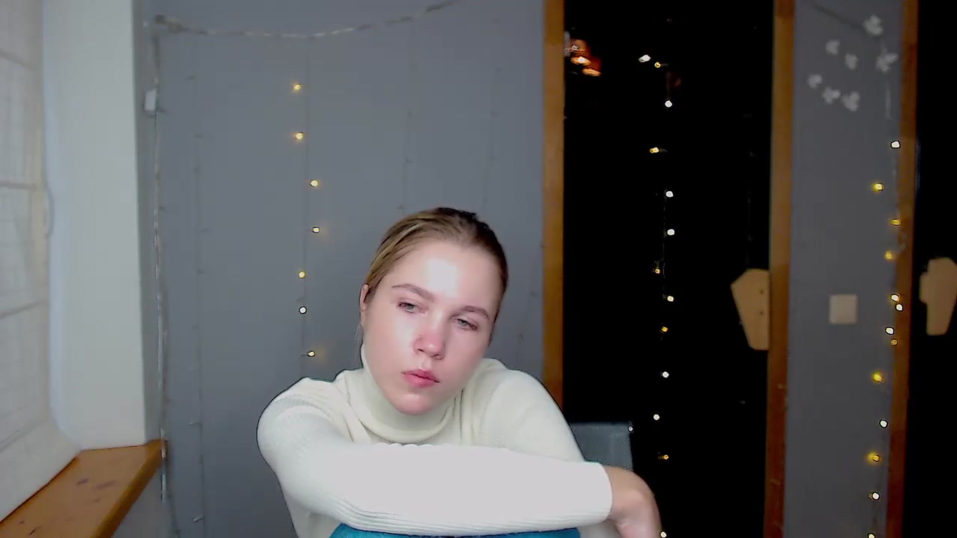 Gallery image thumbnail from Kate_Lewiss's myfreecams stream on, 11/18/2024, 07:42 image 15 of 20