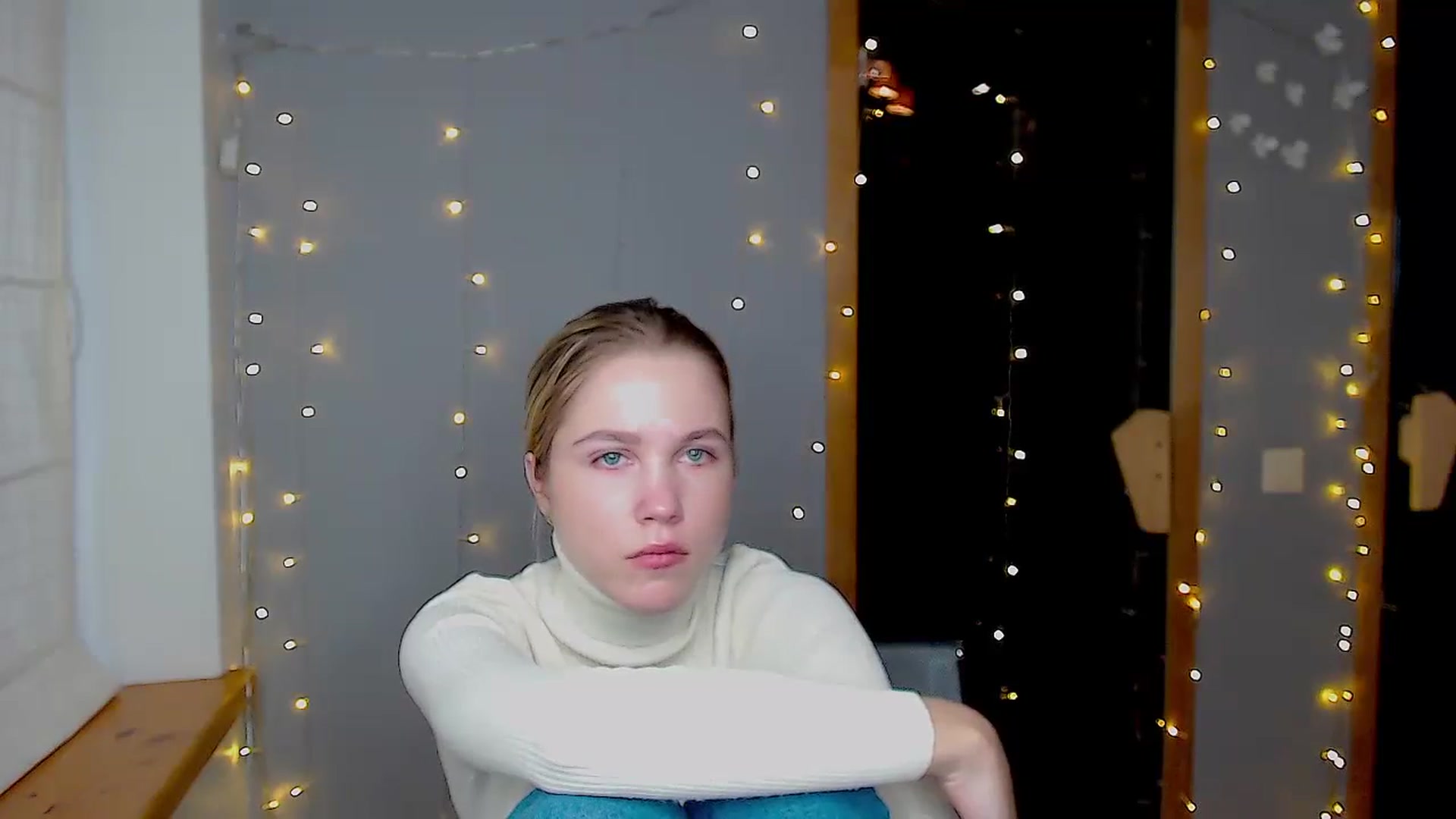 Gallery image thumbnail from Kate_Lewiss's myfreecams stream on, 11/18/2024, 07:42 image 16 of 20