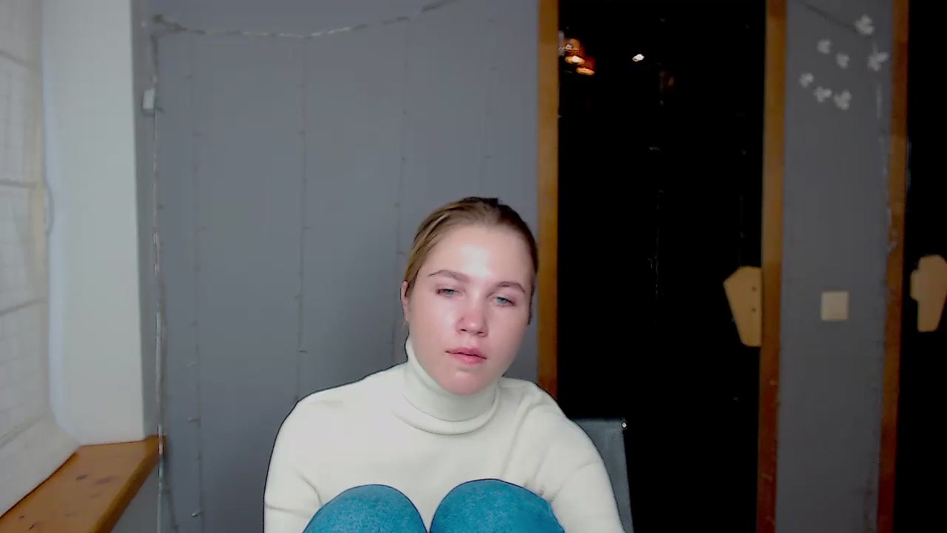 Gallery image thumbnail from Kate_Lewiss's myfreecams stream on, 11/18/2024, 07:42 image 10 of 20