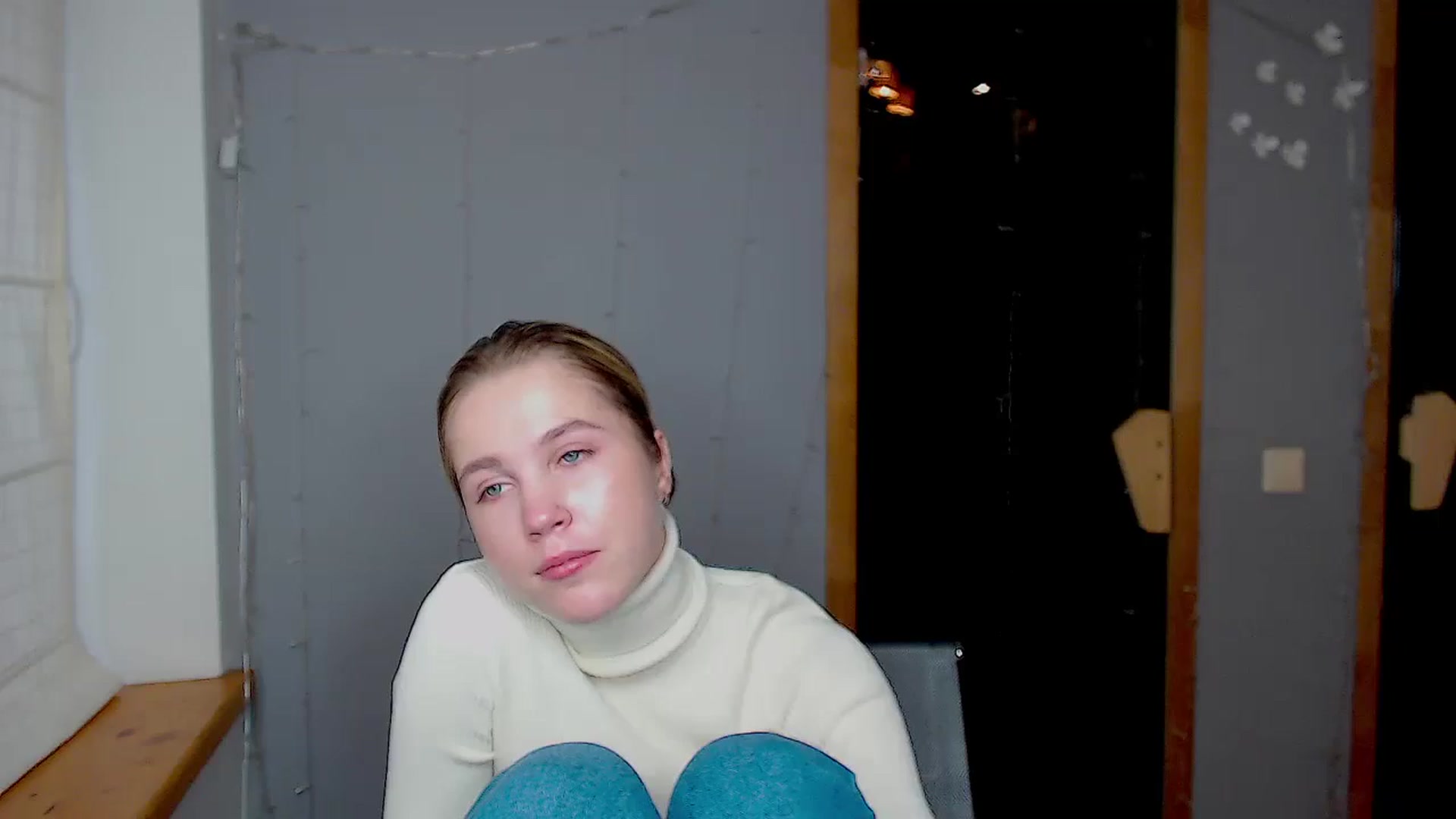 Gallery image thumbnail from Kate_Lewiss's myfreecams stream on, 11/18/2024, 07:42 image 4 of 20