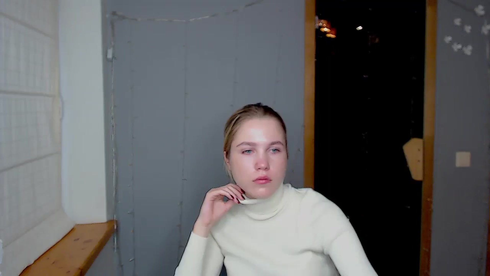 Gallery image thumbnail from Kate_Lewiss's myfreecams stream on, 11/18/2024, 08:08 image 16 of 20