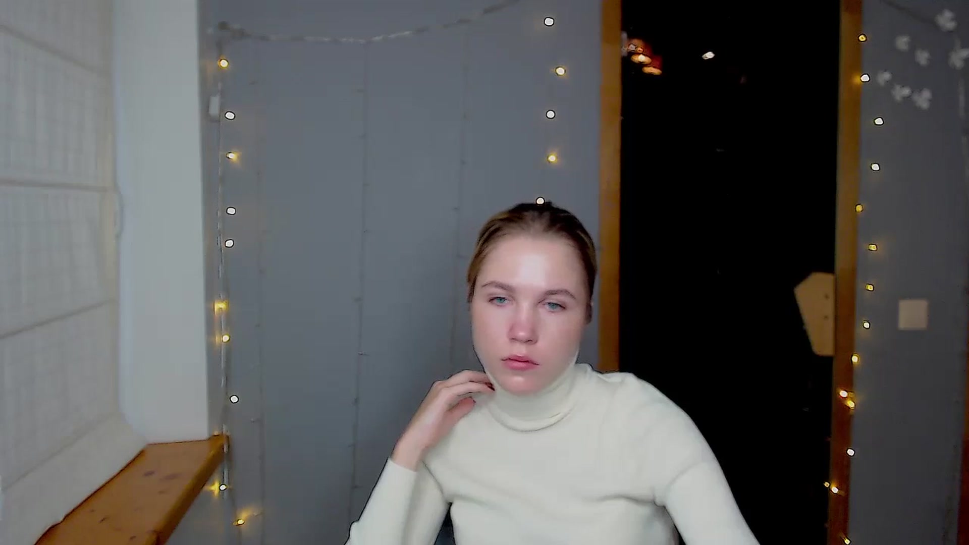 Gallery image thumbnail from Kate_Lewiss's myfreecams stream on, 11/18/2024, 08:08 image 14 of 20