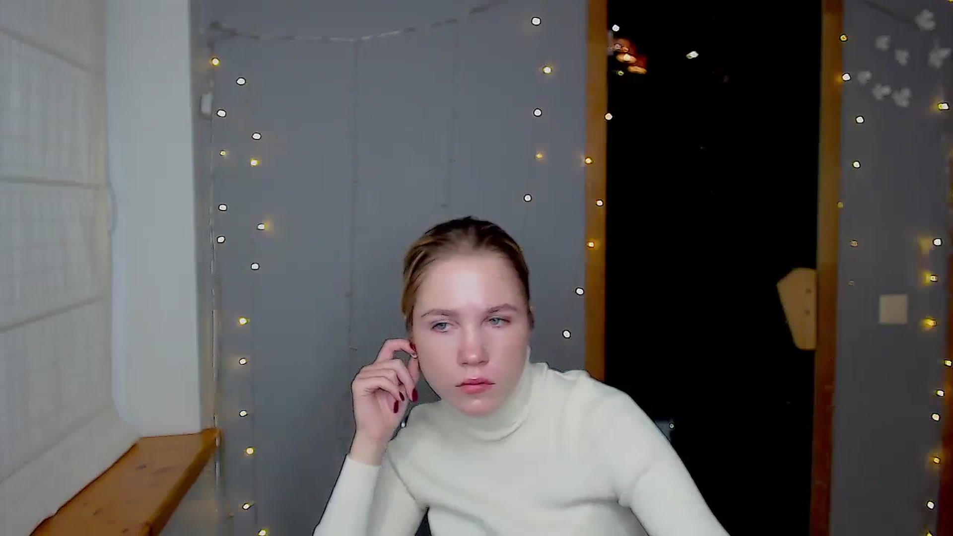Gallery image thumbnail from Kate_Lewiss's myfreecams stream on, 11/18/2024, 08:08 image 12 of 20