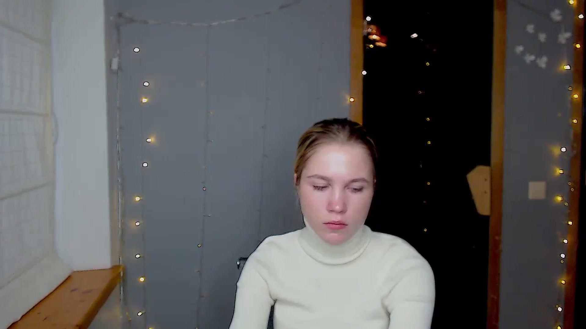 Gallery image thumbnail from Kate_Lewiss's myfreecams stream on, 11/18/2024, 08:08 image 9 of 20