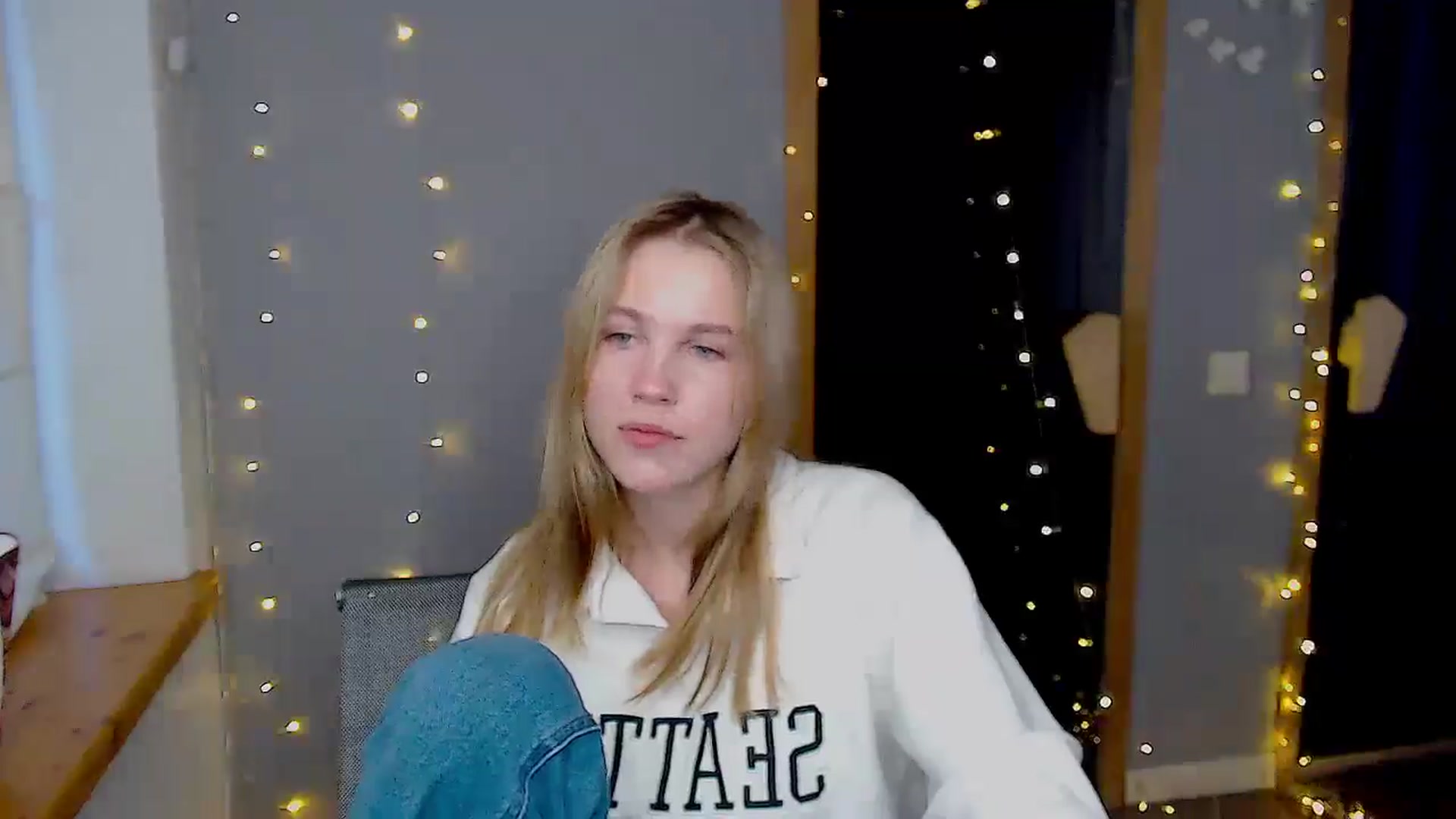 Gallery image thumbnail from Kate_Lewiss's myfreecams stream on, 11/19/2024, 07:27 image 8 of 20