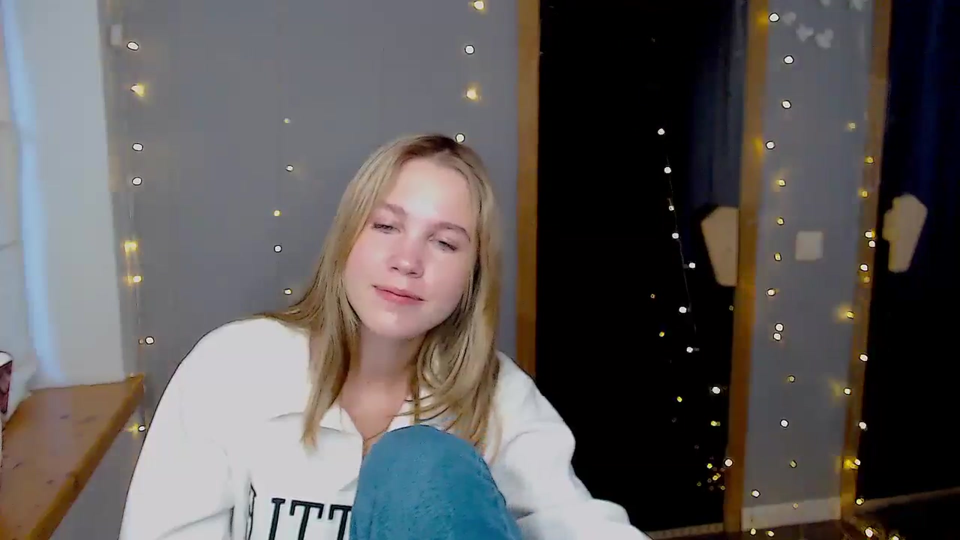 Gallery image thumbnail from Kate_Lewiss's myfreecams stream on, 11/19/2024, 07:27 image 2 of 20