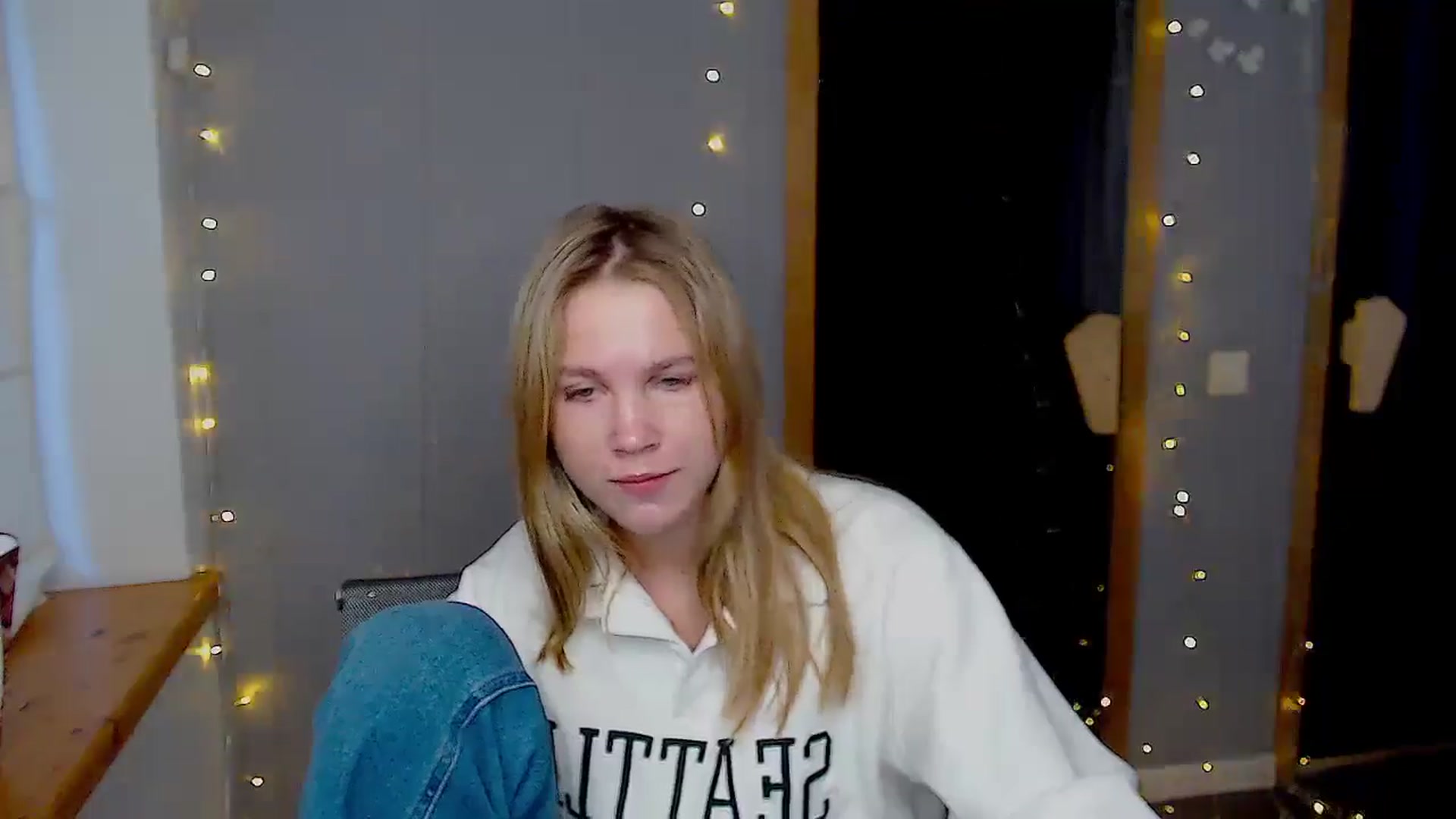 Gallery image thumbnail from Kate_Lewiss's myfreecams stream on, 11/19/2024, 07:27 image 5 of 20