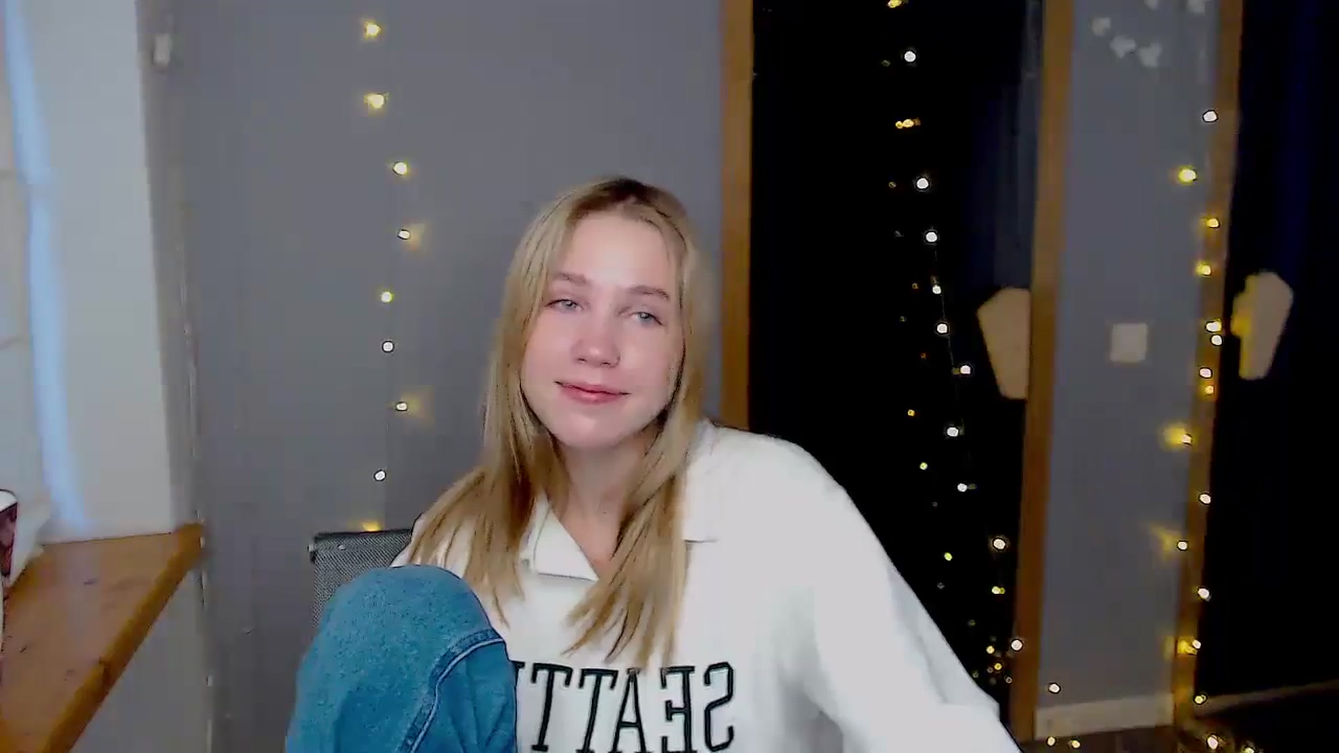 Gallery image thumbnail from Kate_Lewiss's myfreecams stream on, 11/19/2024, 07:27 image 9 of 20