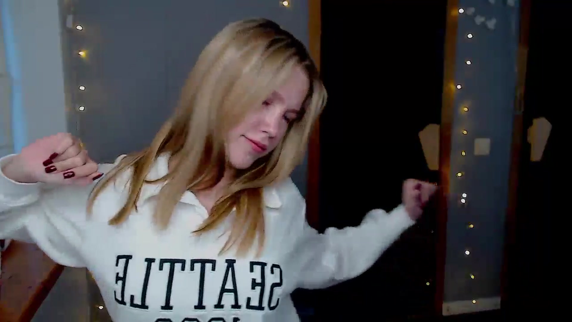 Gallery image thumbnail from Kate_Lewiss's myfreecams stream on, 11/19/2024, 07:27 image 11 of 20