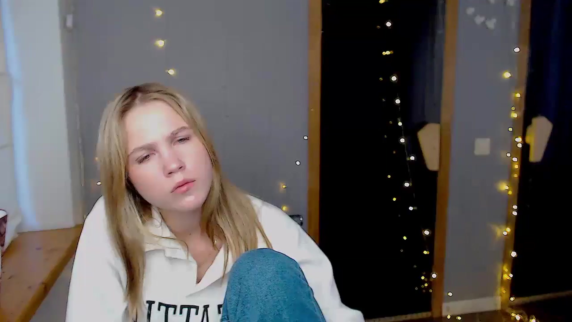 Gallery image thumbnail from Kate_Lewiss's myfreecams stream on, 11/19/2024, 07:27 image 1 of 20