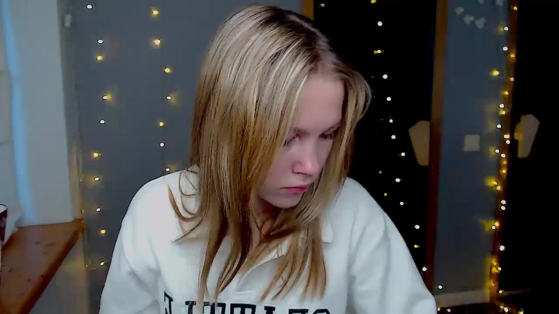 Gallery image thumbnail from Kate_Lewiss's myfreecams stream on, 11/19/2024, 07:27 image 12 of 20