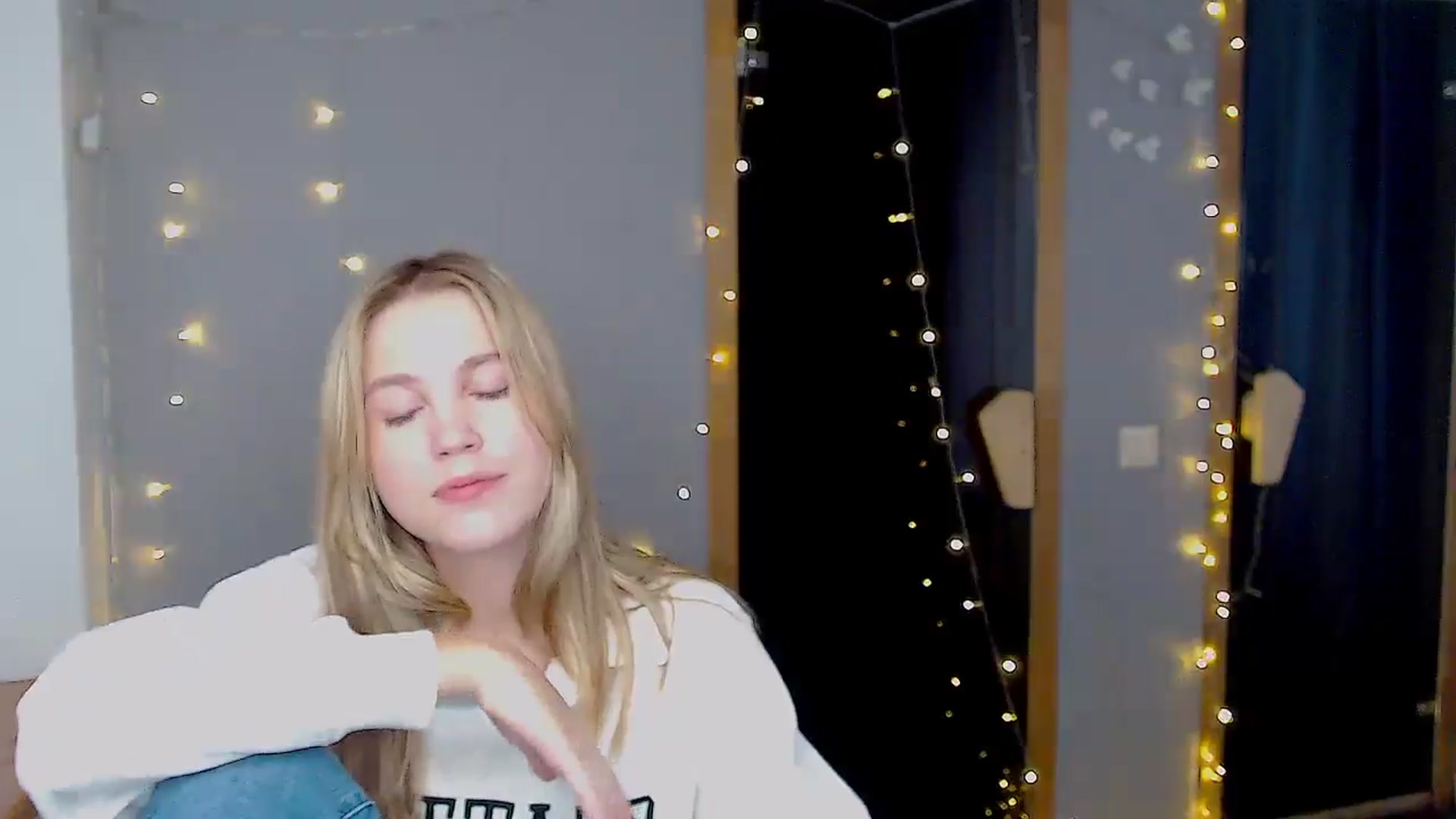 Gallery image thumbnail from Kate_Lewiss's myfreecams stream on, 11/19/2024, 08:12 image 8 of 20