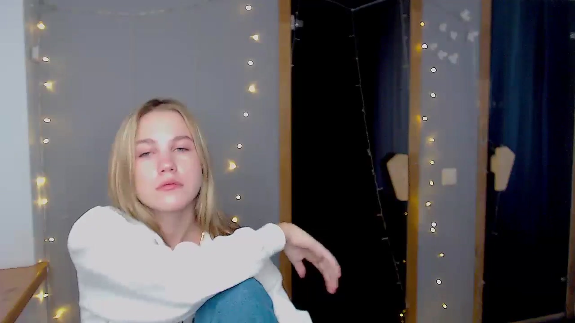 Gallery image thumbnail from Kate_Lewiss's myfreecams stream on, 11/19/2024, 08:12 image 19 of 20