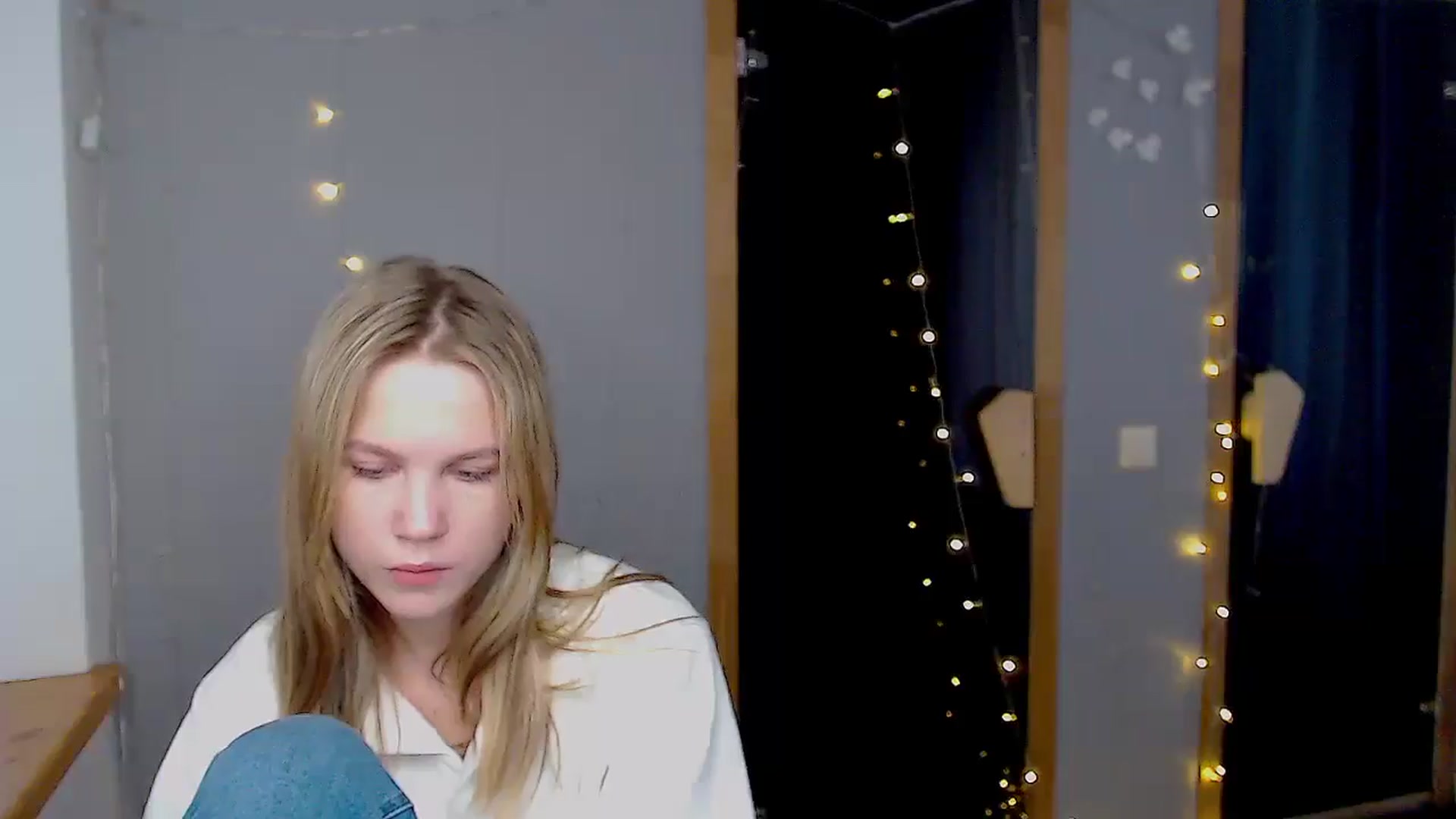 Gallery image thumbnail from Kate_Lewiss's myfreecams stream on, 11/19/2024, 08:12 image 11 of 20