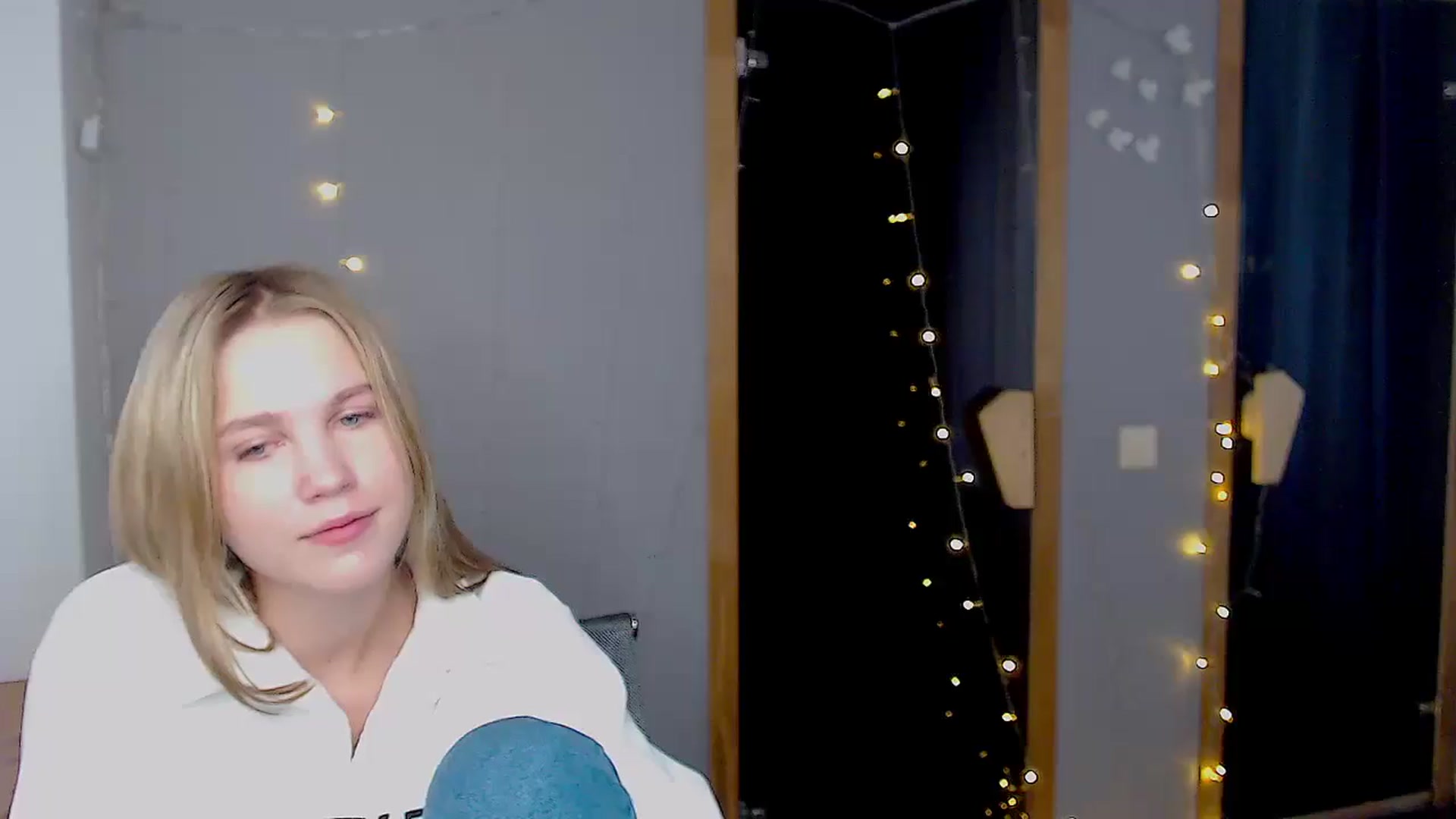 Gallery image thumbnail from Kate_Lewiss's myfreecams stream on, 11/19/2024, 08:12 image 18 of 20