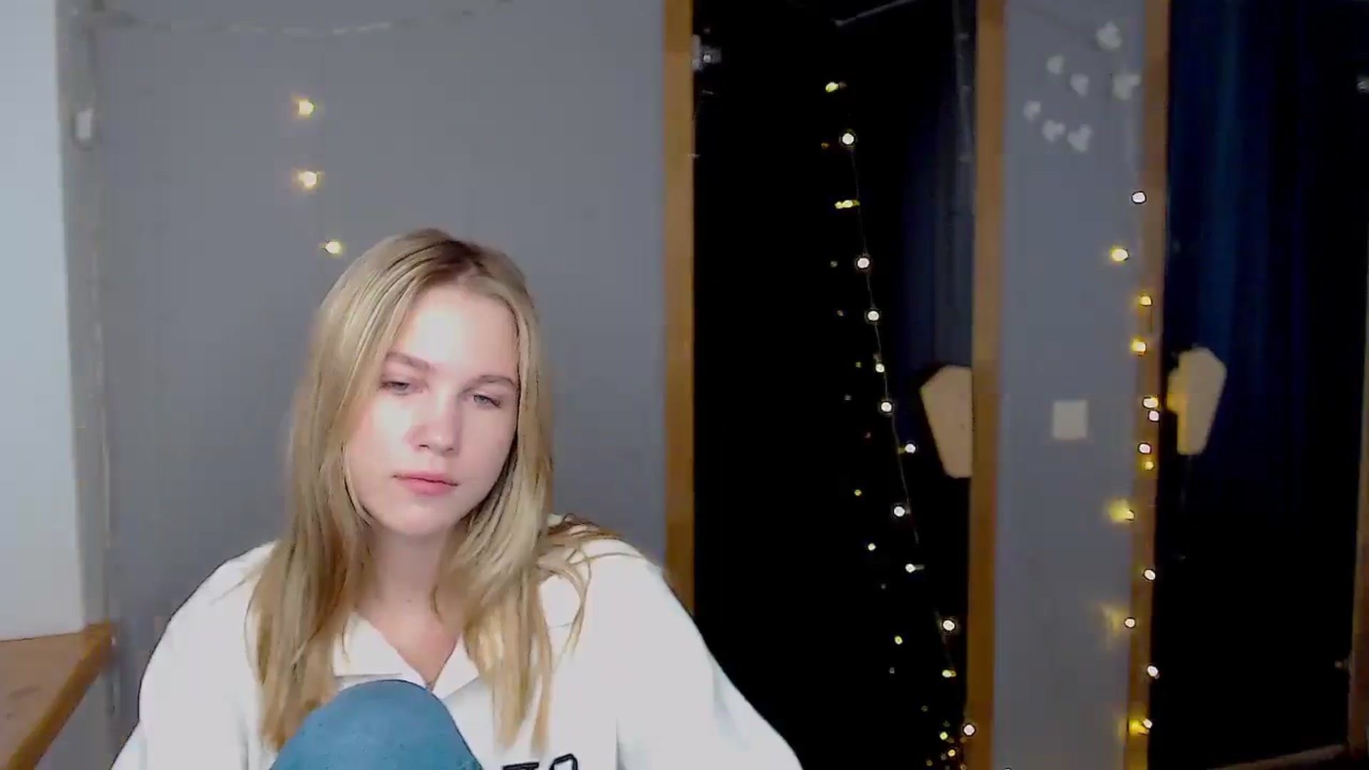 Gallery image thumbnail from Kate_Lewiss's myfreecams stream on, 11/19/2024, 08:12 image 7 of 20
