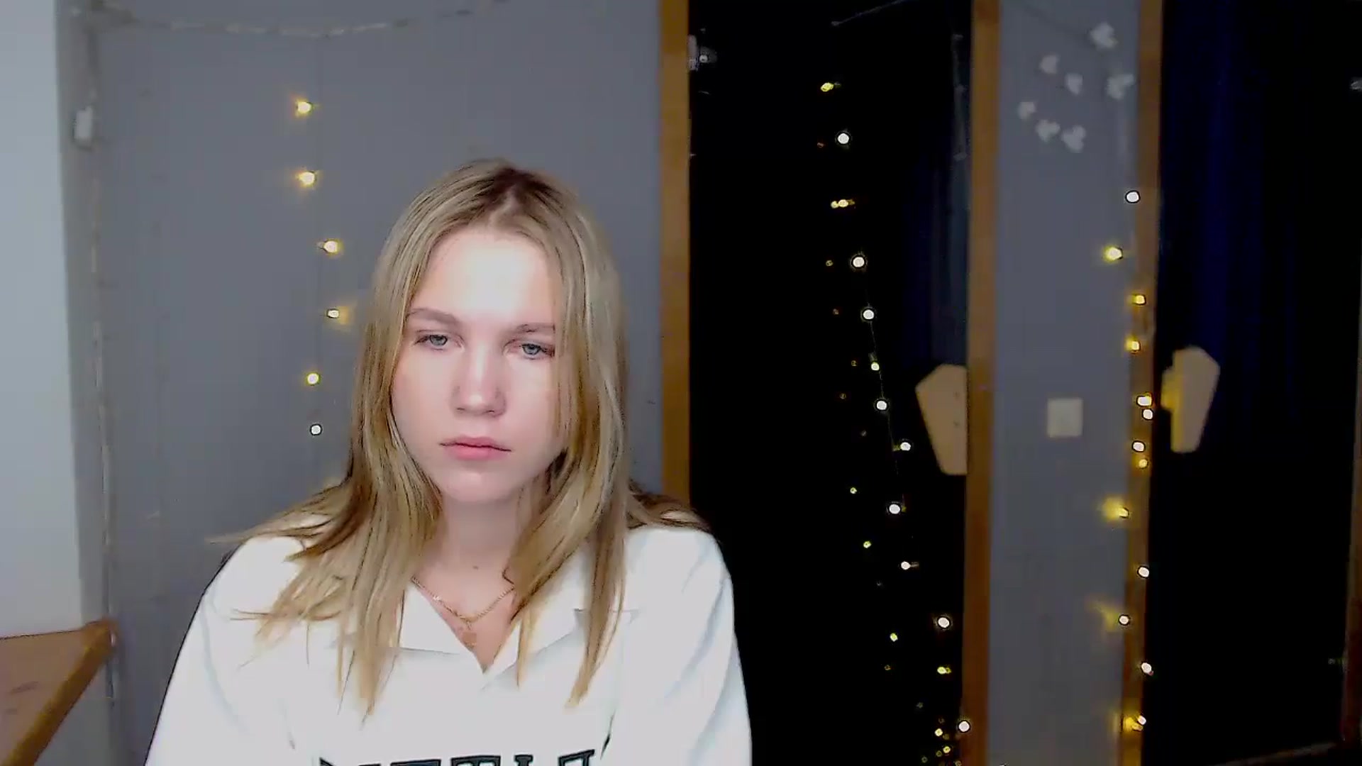 Gallery image thumbnail from Kate_Lewiss's myfreecams stream on, 11/19/2024, 08:12 image 4 of 20