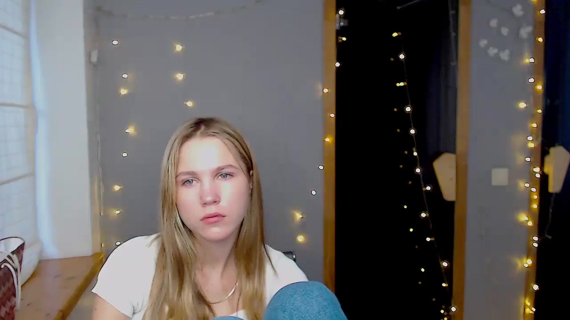Gallery image thumbnail from Kate_Lewiss's myfreecams stream on, 11/19/2024, 11:31 image 10 of 20