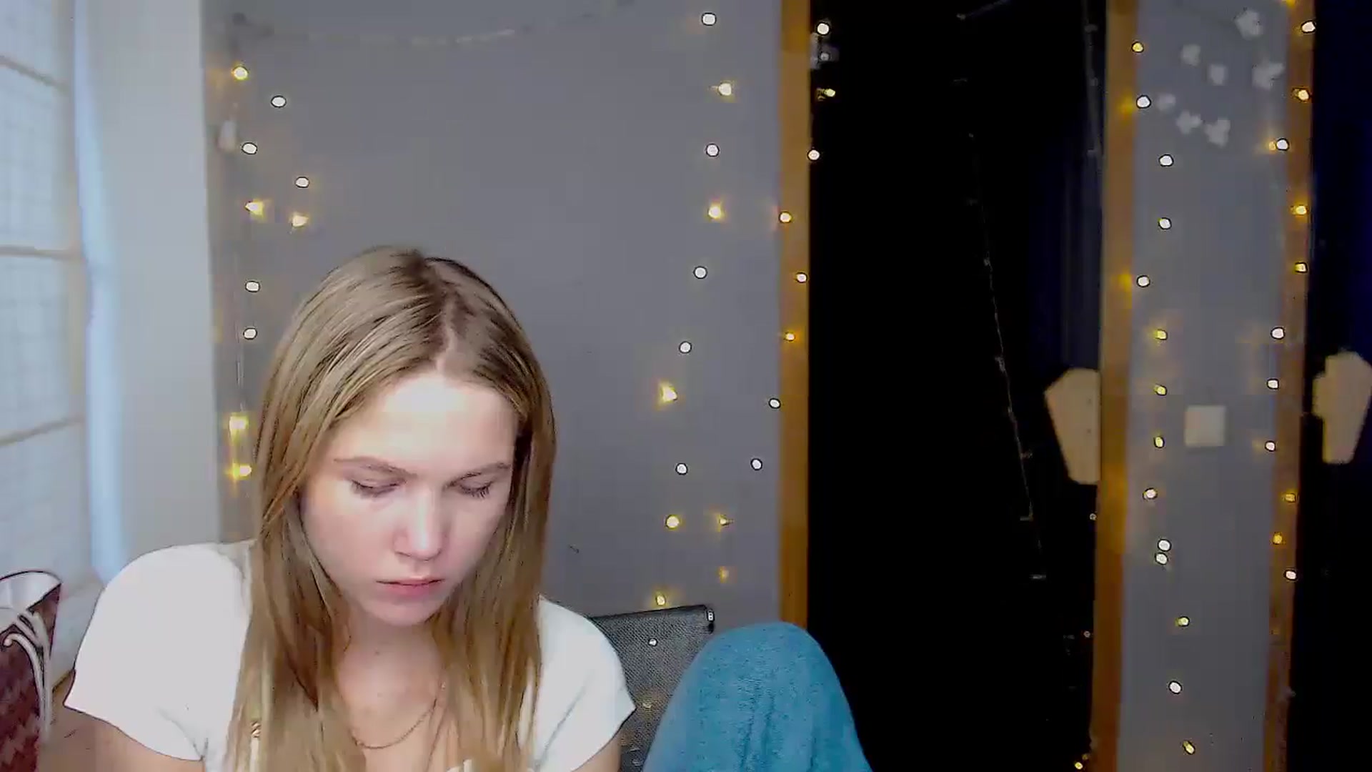 Gallery image thumbnail from Kate_Lewiss's myfreecams stream on, 11/19/2024, 11:31 image 7 of 20