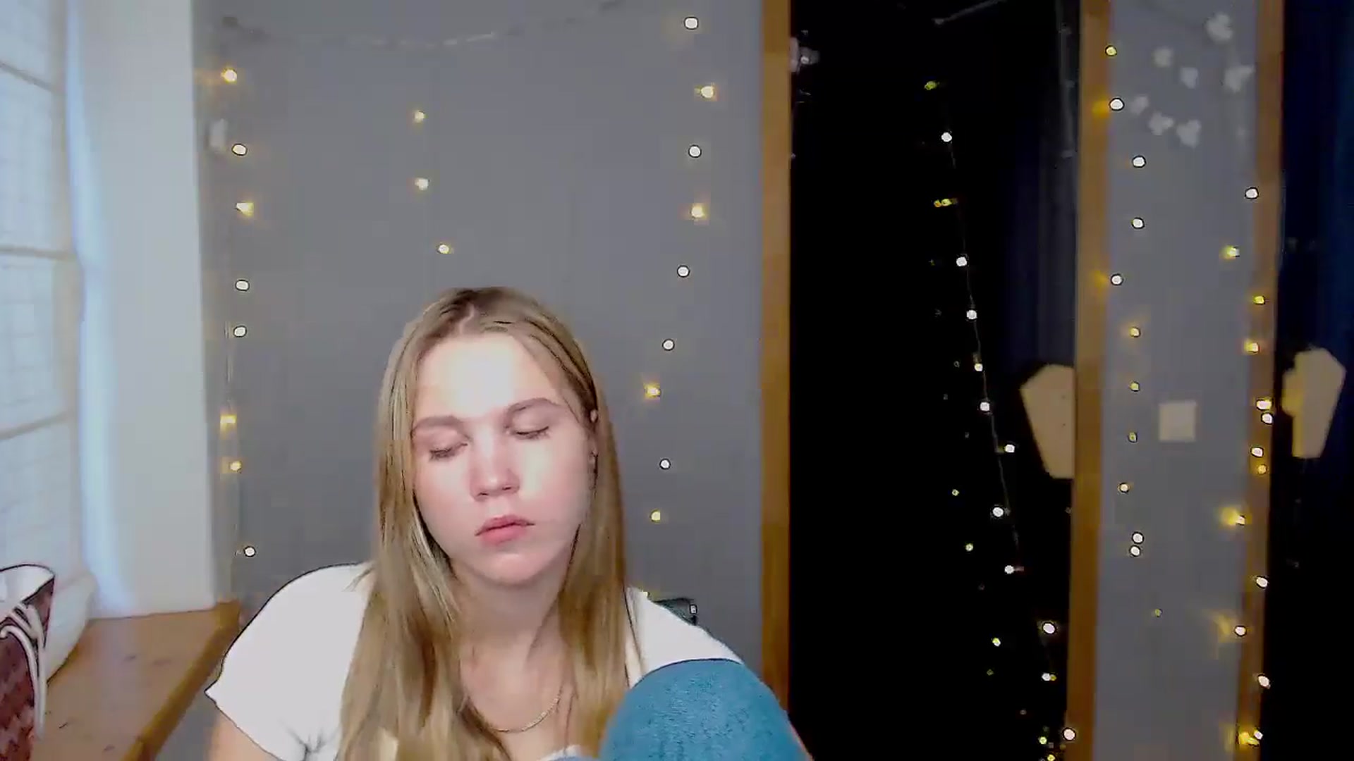 Gallery image thumbnail from Kate_Lewiss's myfreecams stream on, 11/19/2024, 11:31 image 12 of 20