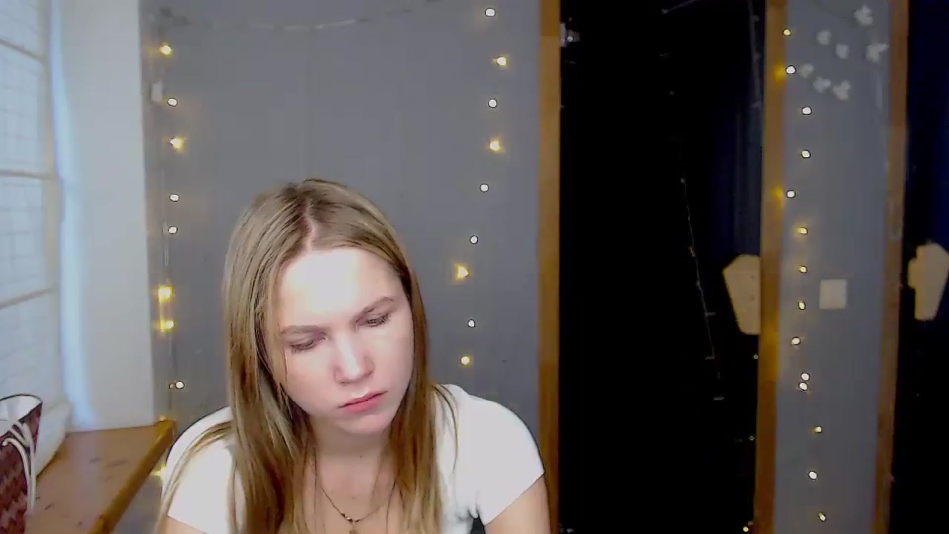 Gallery image thumbnail from Kate_Lewiss's myfreecams stream on, 11/19/2024, 11:31 image 2 of 20