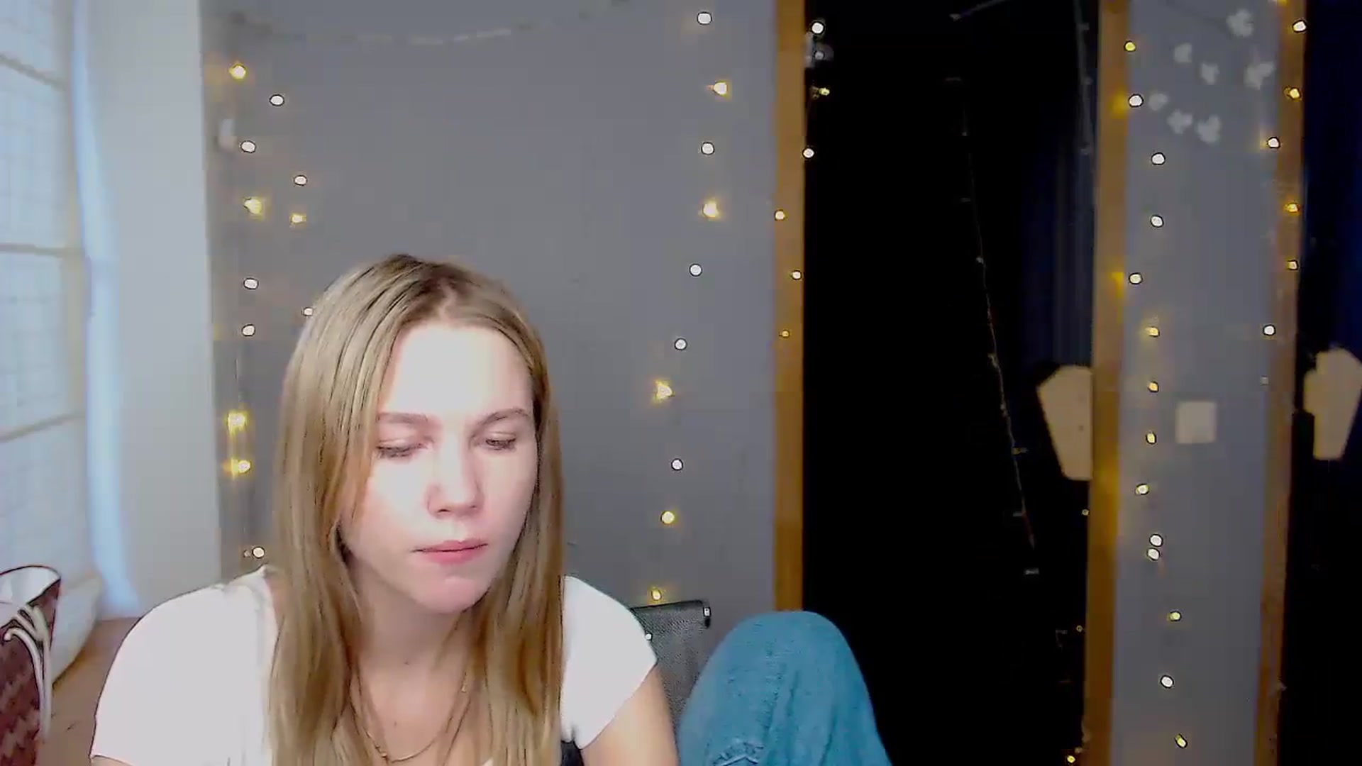 Gallery image thumbnail from Kate_Lewiss's myfreecams stream on, 11/19/2024, 11:31 image 4 of 20