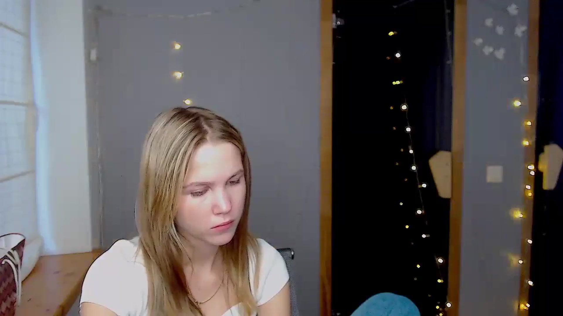 Gallery image thumbnail from Kate_Lewiss's myfreecams stream on, 11/19/2024, 11:31 image 8 of 20
