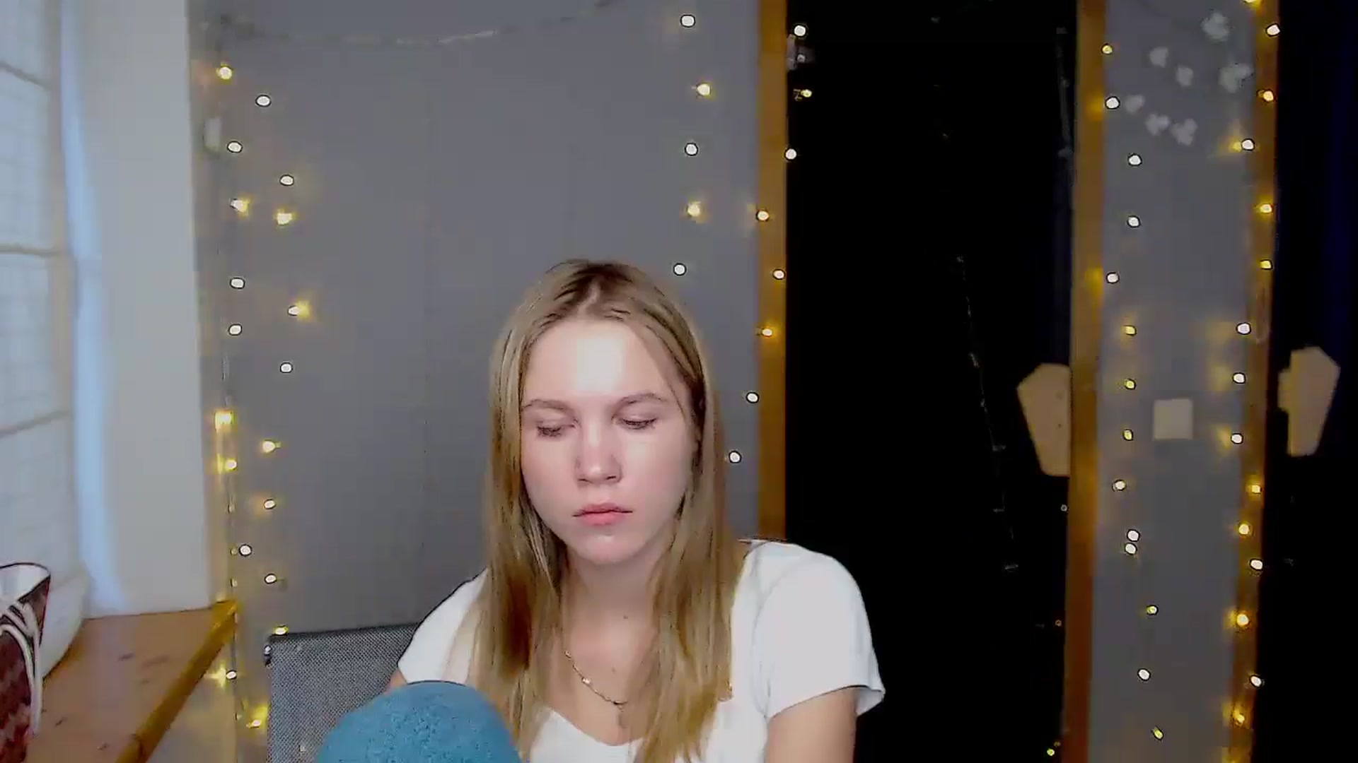 Gallery image thumbnail from Kate_Lewiss's myfreecams stream on, 11/19/2024, 11:31 image 19 of 20