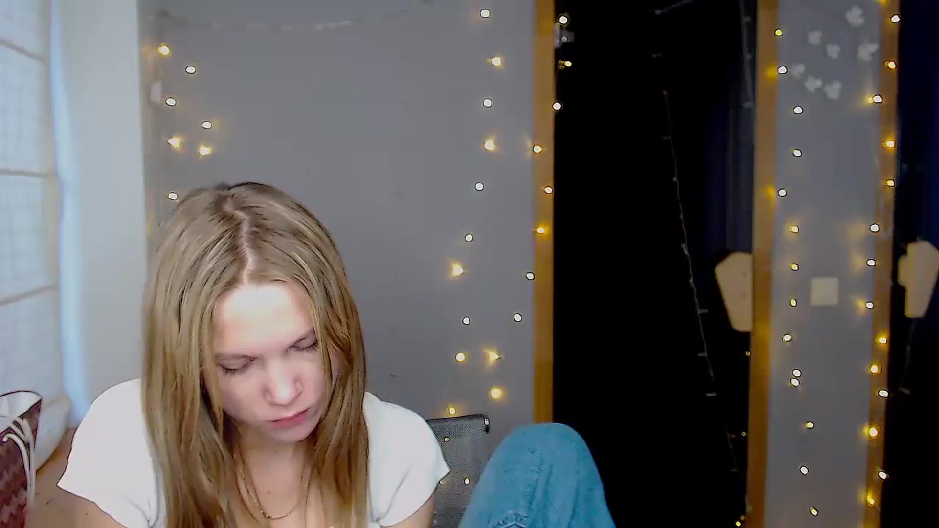 Gallery image thumbnail from Kate_Lewiss's myfreecams stream on, 11/19/2024, 11:31 image 5 of 20