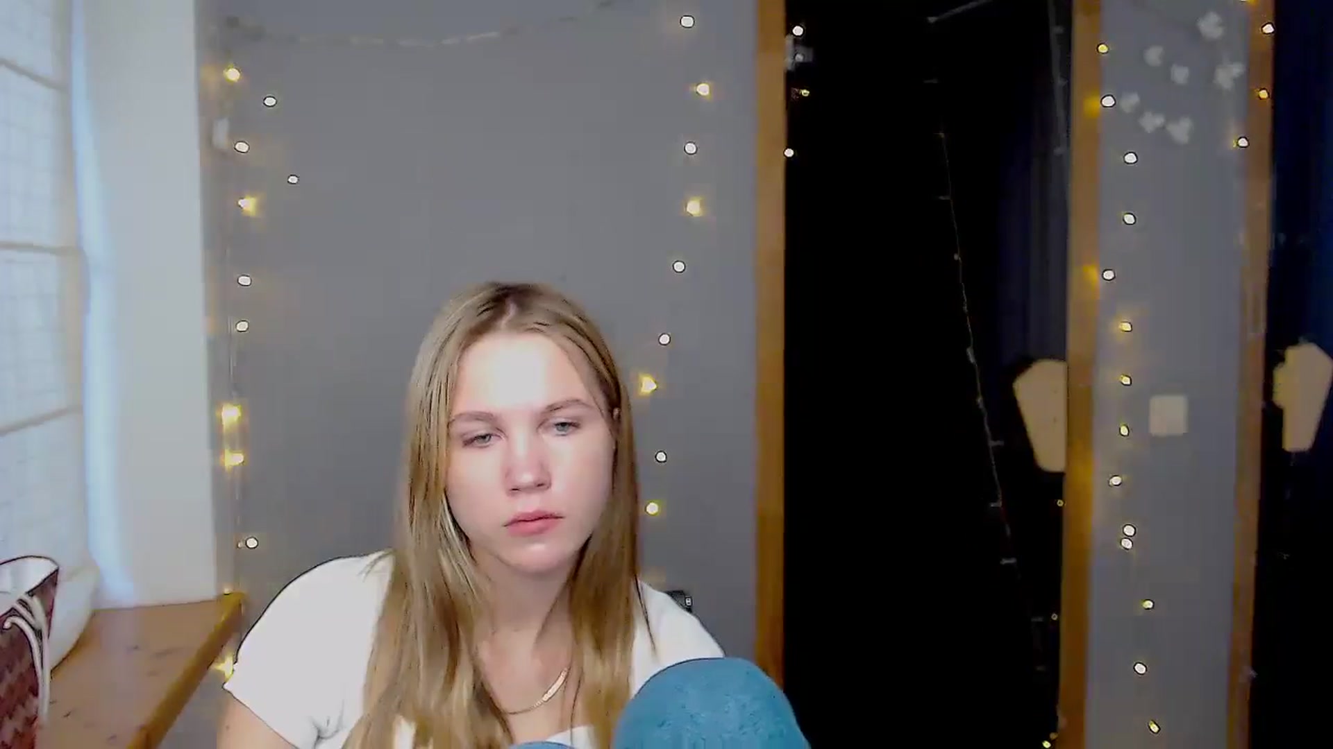 Gallery image thumbnail from Kate_Lewiss's myfreecams stream on, 11/19/2024, 11:31 image 11 of 20