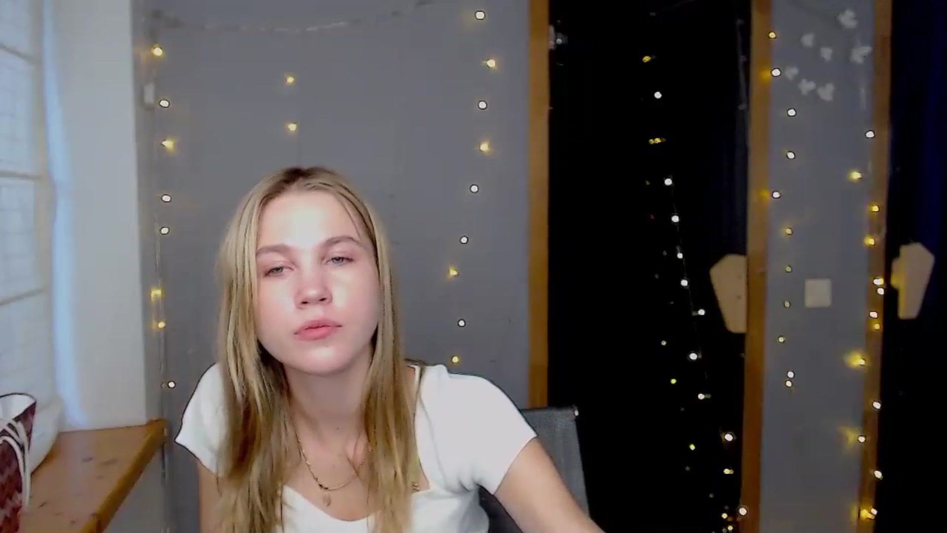 Gallery image thumbnail from Kate_Lewiss's myfreecams stream on, 11/19/2024, 12:04 image 4 of 20