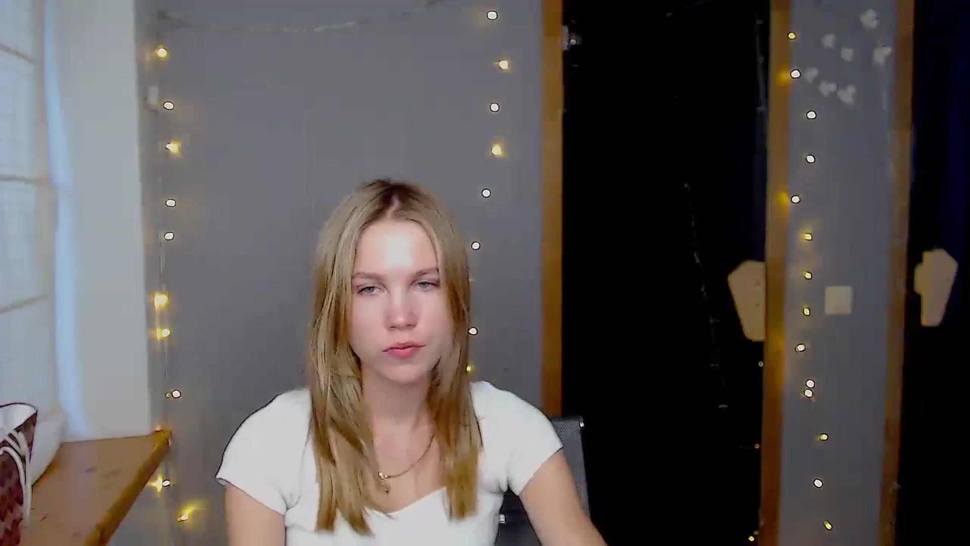 Gallery image thumbnail from Kate_Lewiss's myfreecams stream on, 11/19/2024, 12:04 image 14 of 20