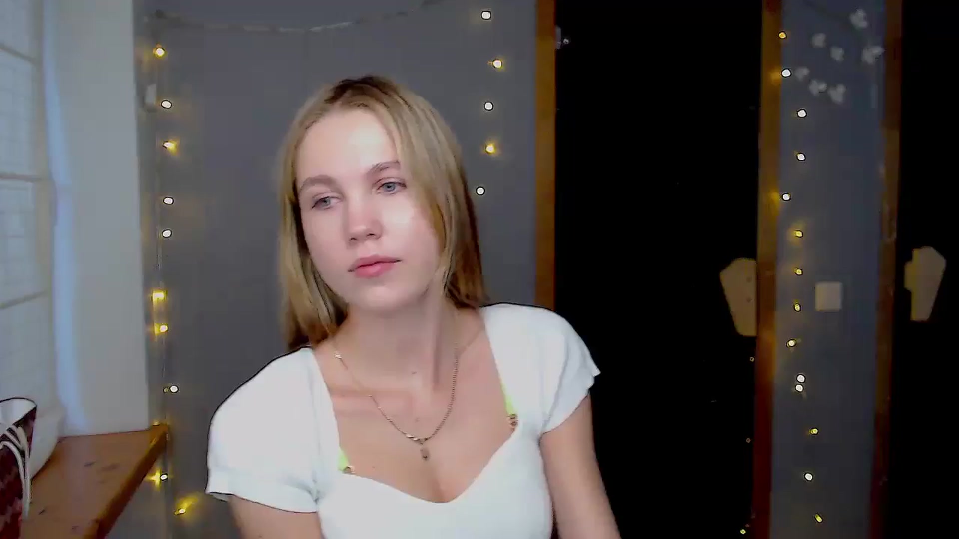 Gallery image thumbnail from Kate_Lewiss's myfreecams stream on, 11/19/2024, 12:04 image 20 of 20