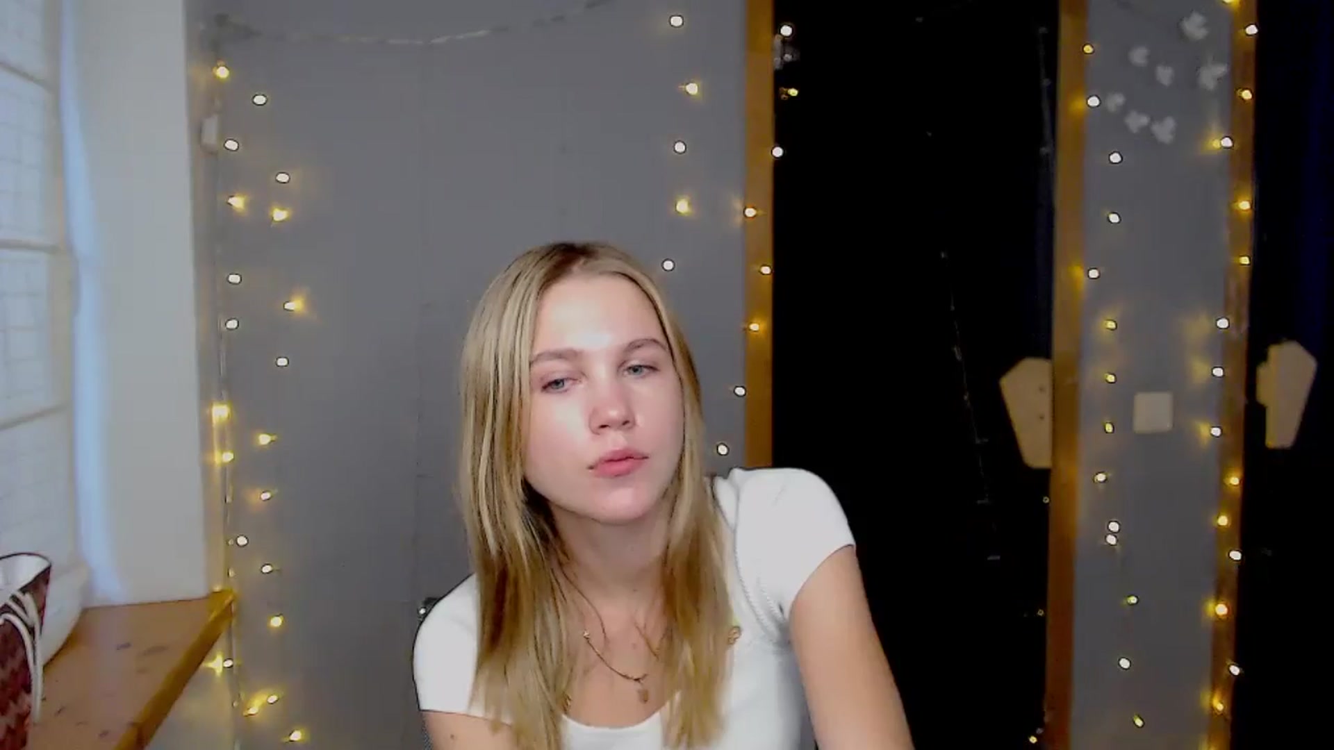 Gallery image thumbnail from Kate_Lewiss's myfreecams stream on, 11/19/2024, 12:04 image 5 of 20
