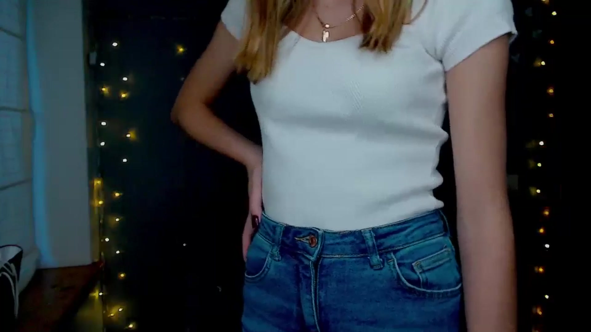 Gallery image thumbnail from Kate_Lewiss's myfreecams stream on, 11/19/2024, 12:04 image 7 of 20