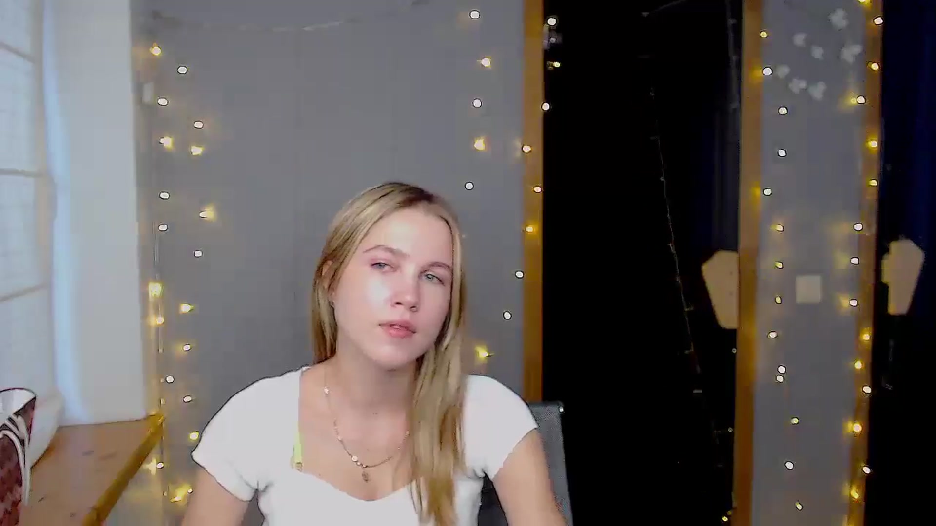 Gallery image thumbnail from Kate_Lewiss's myfreecams stream on, 11/19/2024, 12:04 image 15 of 20