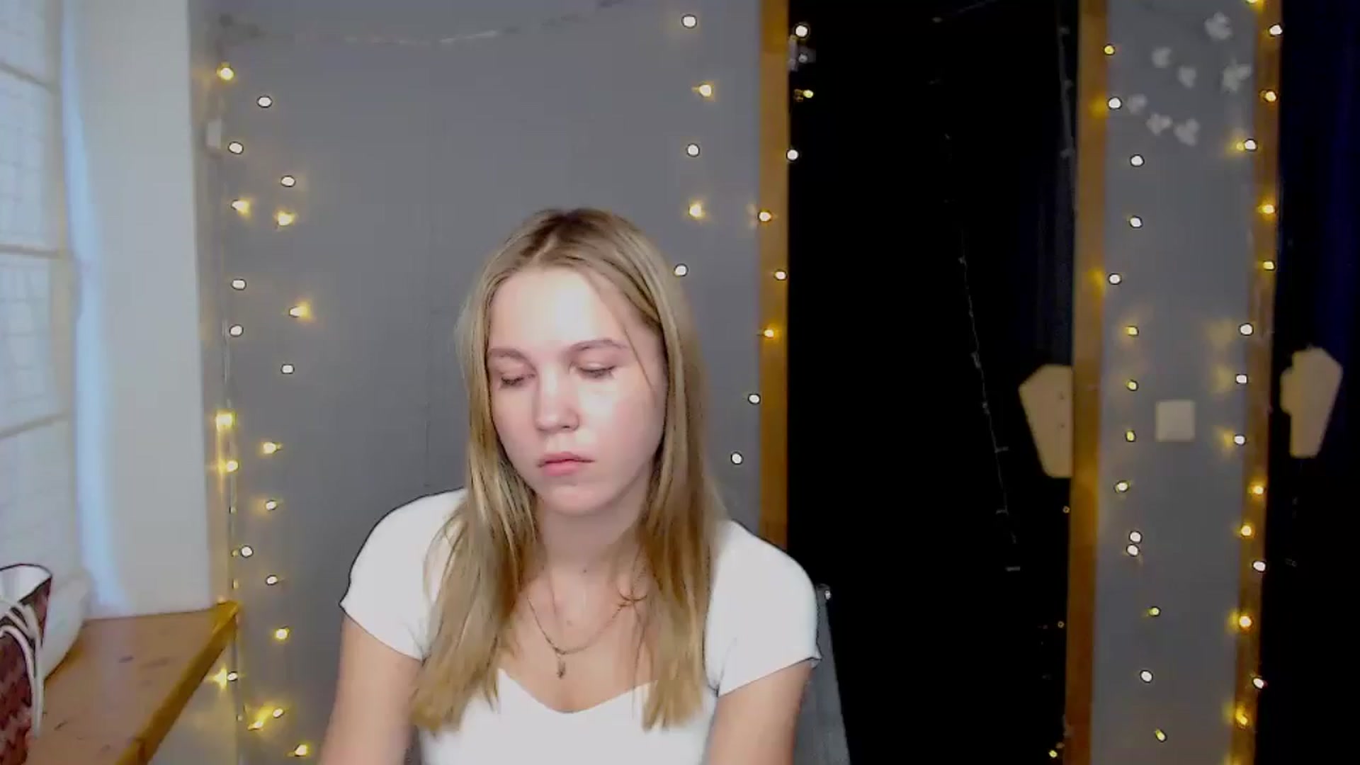 Gallery image thumbnail from Kate_Lewiss's myfreecams stream on, 11/19/2024, 12:04 image 1 of 20