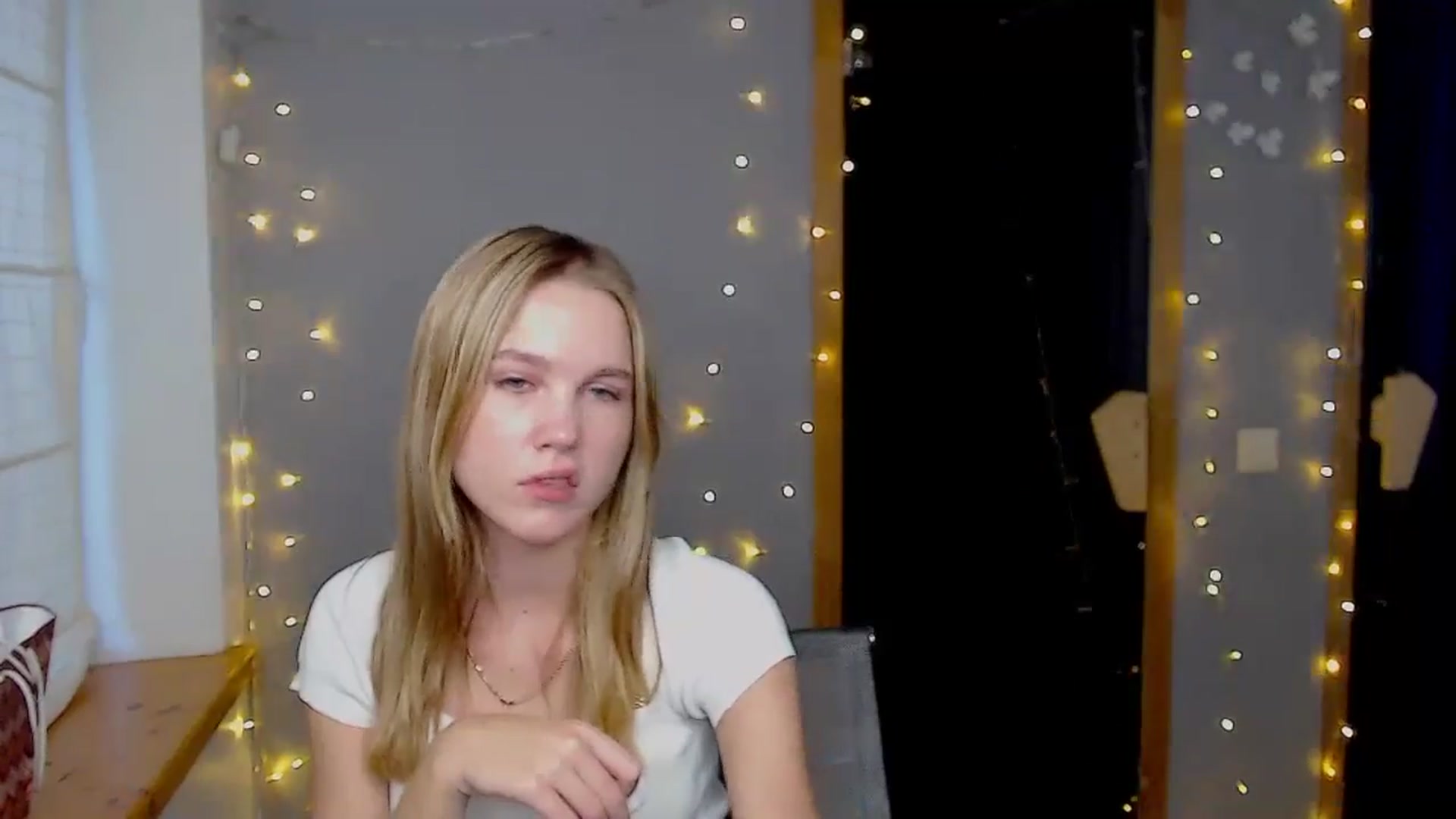 Gallery image thumbnail from Kate_Lewiss's myfreecams stream on, 11/19/2024, 12:04 image 8 of 20