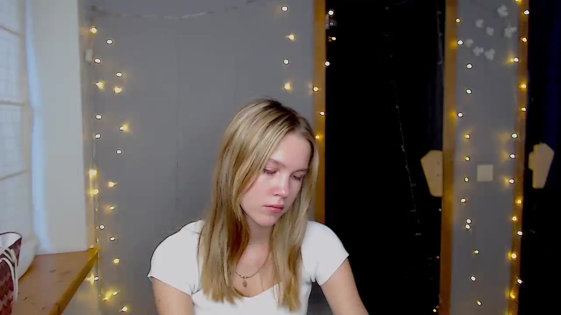 Gallery image thumbnail from Kate_Lewiss's myfreecams stream on, 11/19/2024, 12:04 image 13 of 20