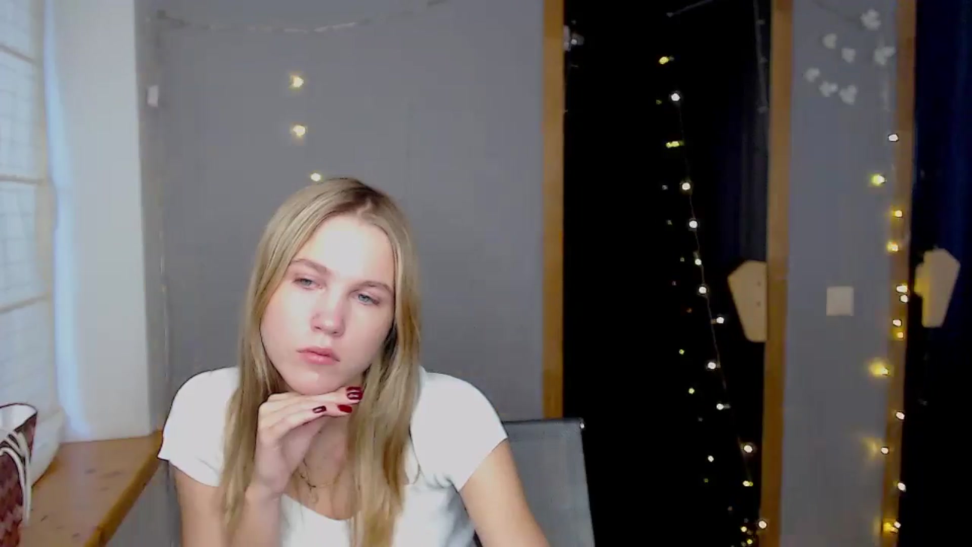 Gallery image thumbnail from Kate_Lewiss's myfreecams stream on, 11/19/2024, 12:04 image 9 of 20