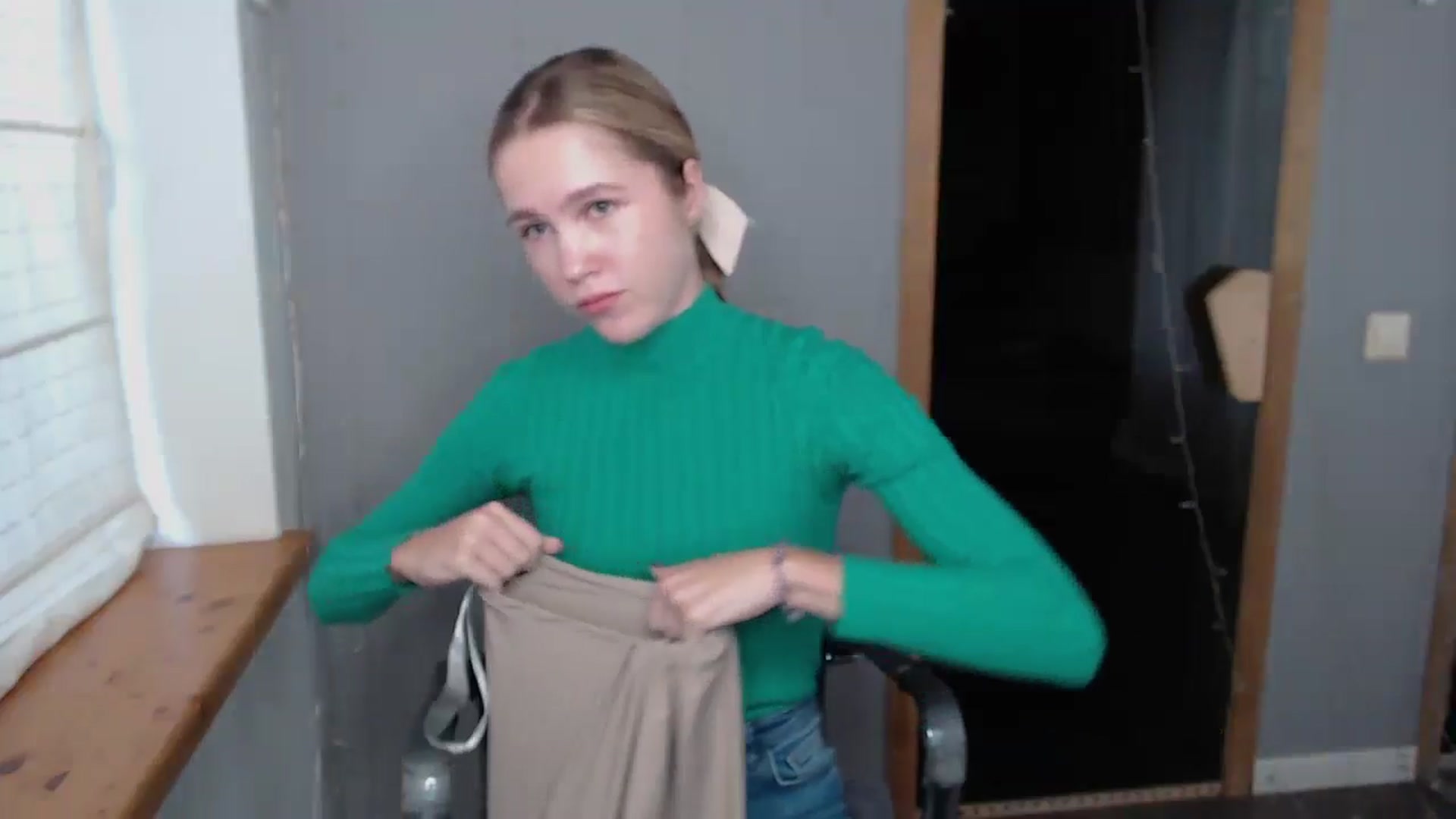 Gallery image thumbnail from Kate_Lewiss's myfreecams stream on, 11/20/2024, 07:36 image 9 of 20