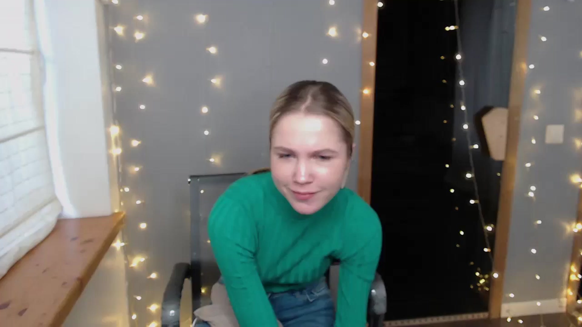 Gallery image thumbnail from Kate_Lewiss's myfreecams stream on, 11/20/2024, 07:36 image 10 of 20