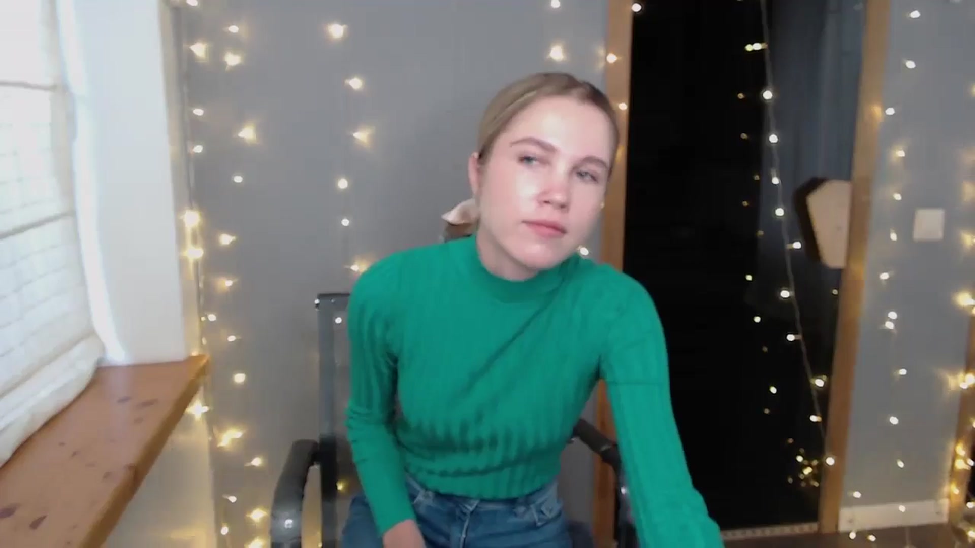 Gallery image thumbnail from Kate_Lewiss's myfreecams stream on, 11/20/2024, 07:36 image 11 of 20