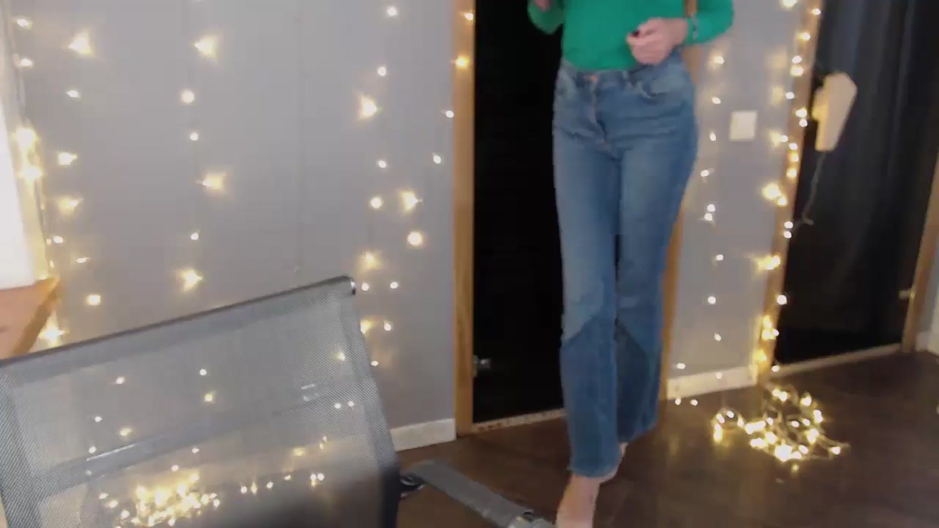 Gallery image thumbnail from Kate_Lewiss's myfreecams stream on, 11/20/2024, 07:36 image 13 of 20