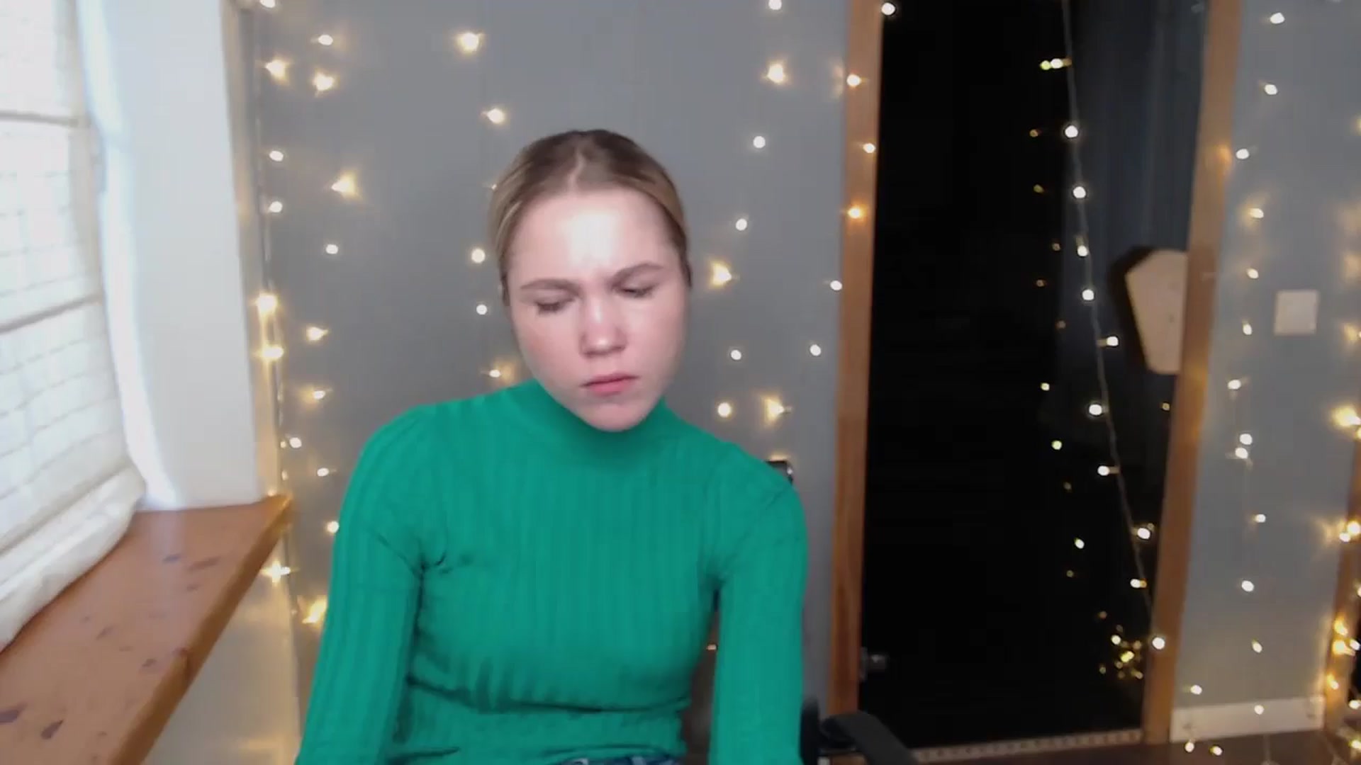 Gallery image thumbnail from Kate_Lewiss's myfreecams stream on, 11/20/2024, 07:36 image 1 of 20