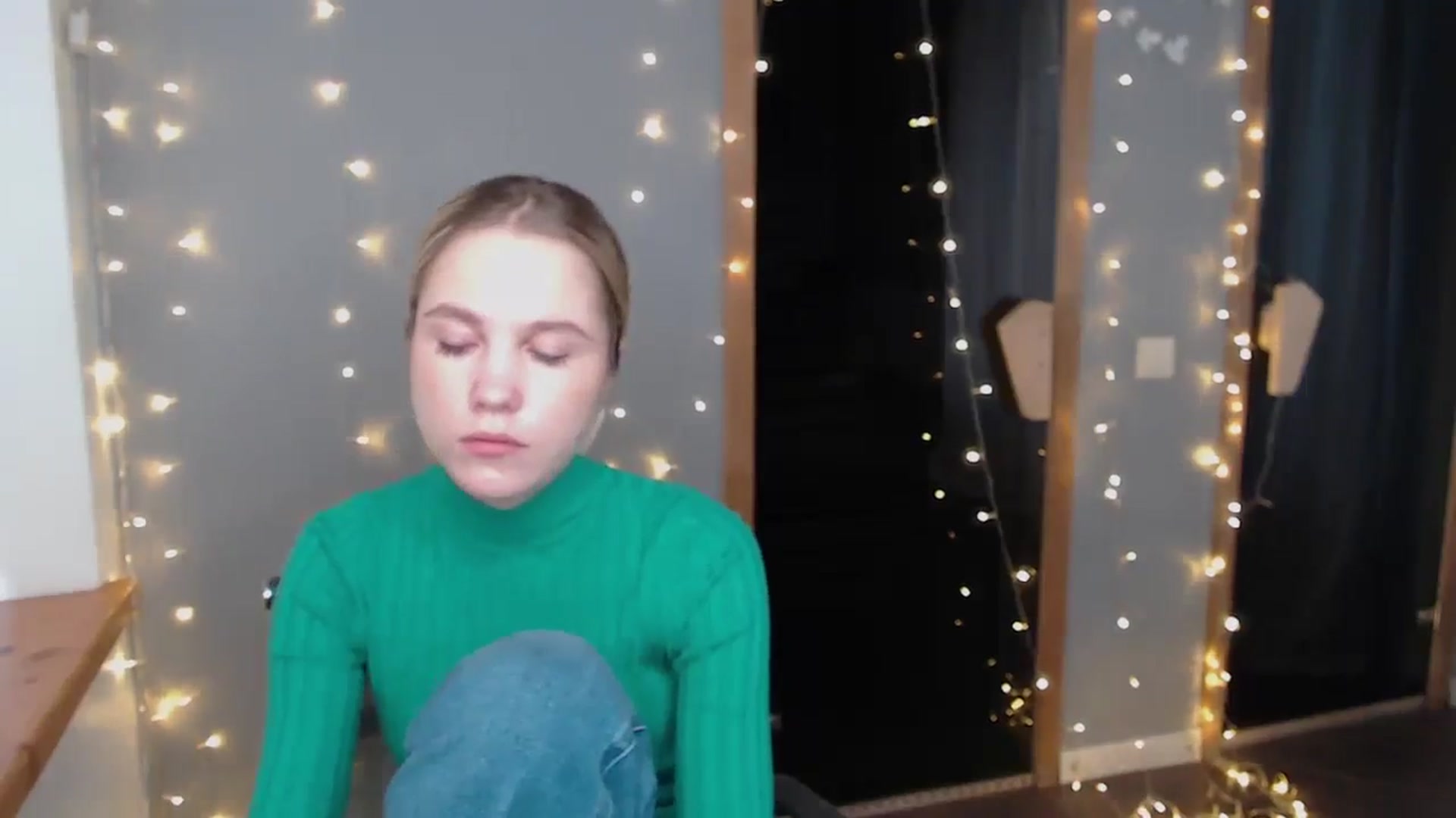 Gallery image thumbnail from Kate_Lewiss's myfreecams stream on, 11/20/2024, 09:03 image 15 of 20